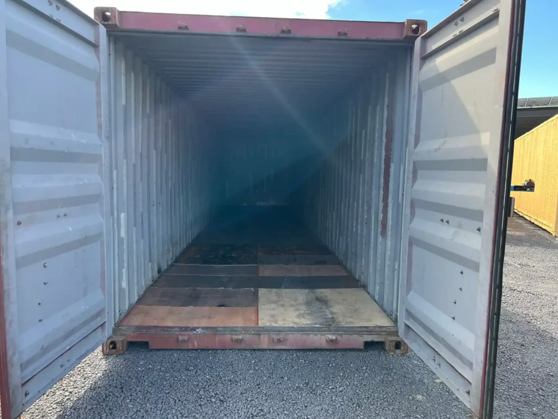 CONTENEDOR MARÍTIMO DE 40 PIES