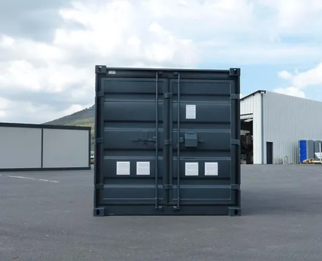 CONTENEDOR DE 15 PIES CON INSTALACIÓN ELÉCTRICA 