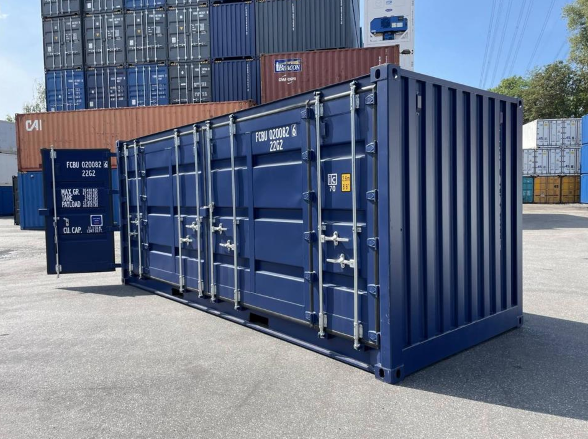 CONTENEDOR MARÍTIMO DE 20 PIES CON APERTURA LATERAL 