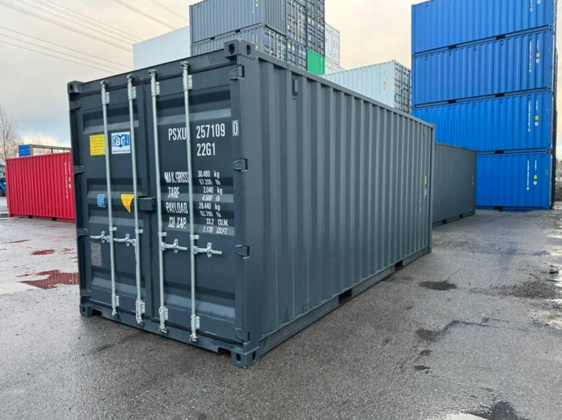 CONTENEDOR MARÍTIMO DE 20 PIES DE 3 PUERTAS 