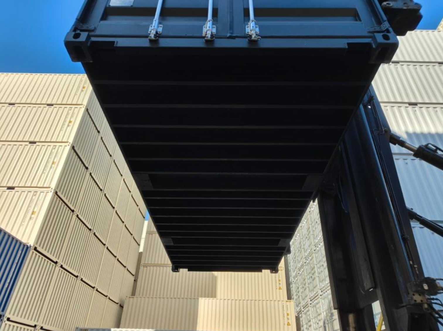 CONTENEDOR MARÍTIMO DE 20 PIES