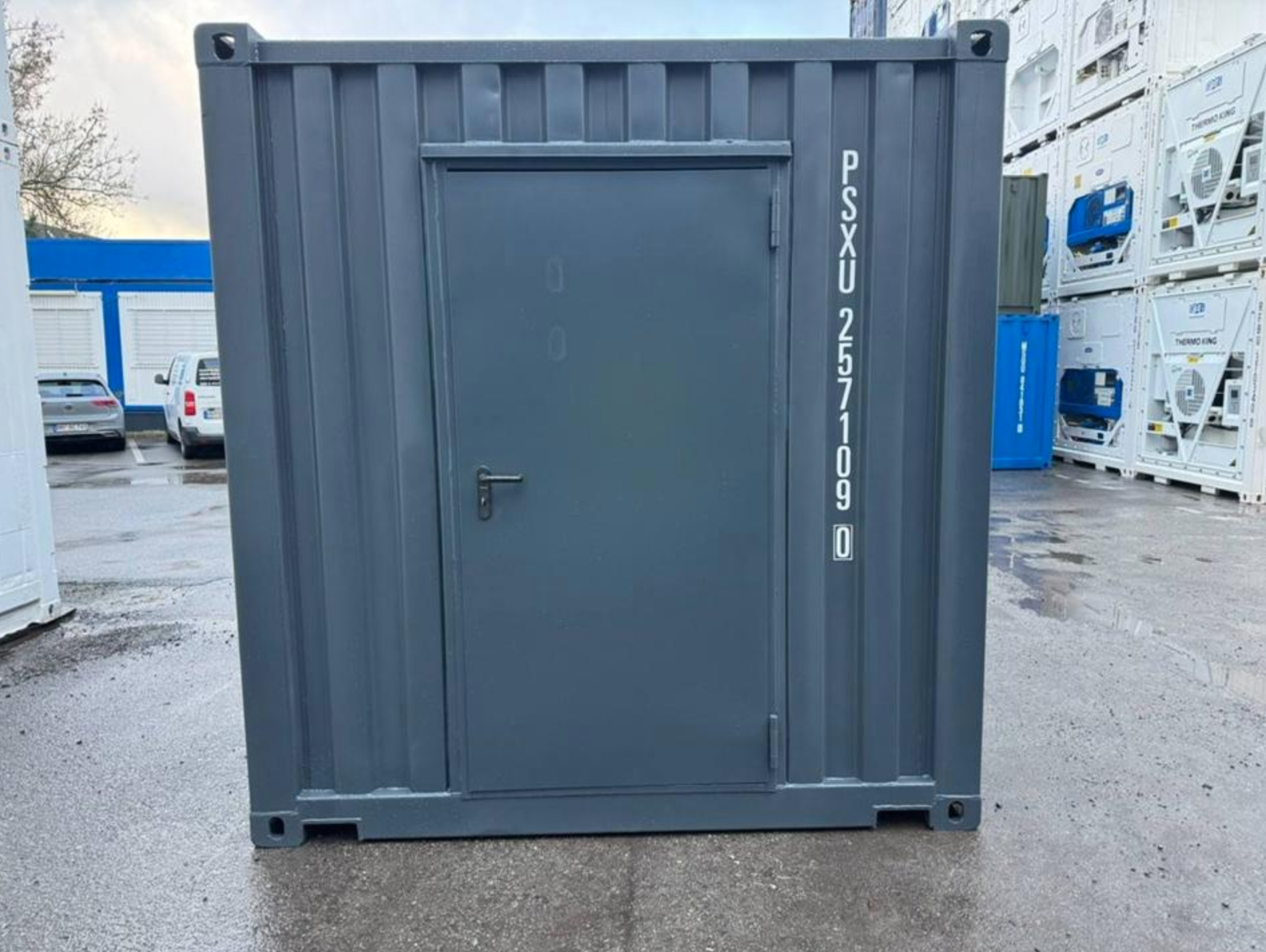 CONTENEDOR MARÍTIMO DE 20 PIES DE 3 PUERTAS 