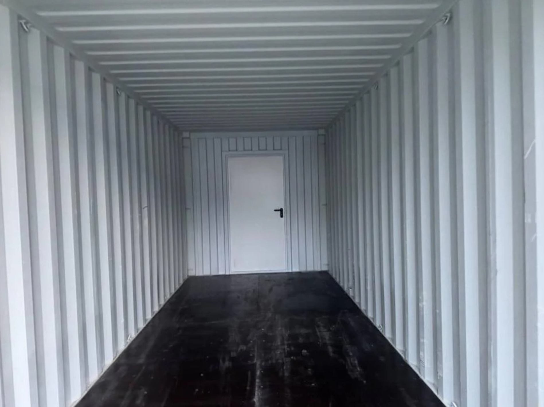 CONTENEDOR MARÍTIMO DE 20 PIES DE 3 PUERTAS 