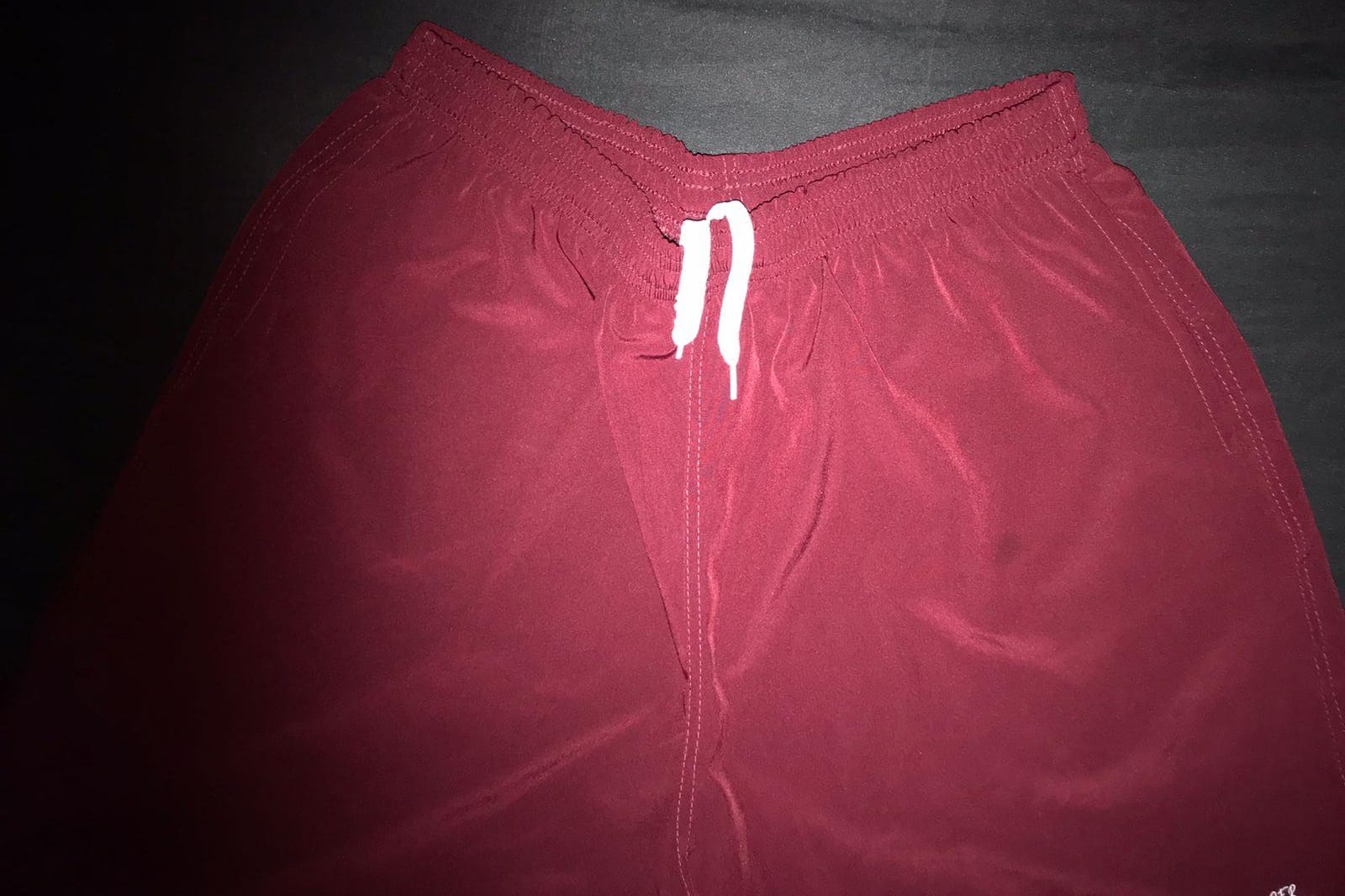 Short Tactel - ajuste elastico VINHO