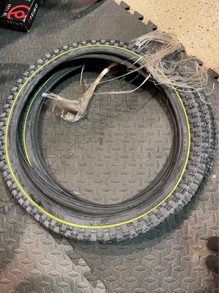 DURO Comp III BMX Tire Yellow sidewall NEW OLD STOCK