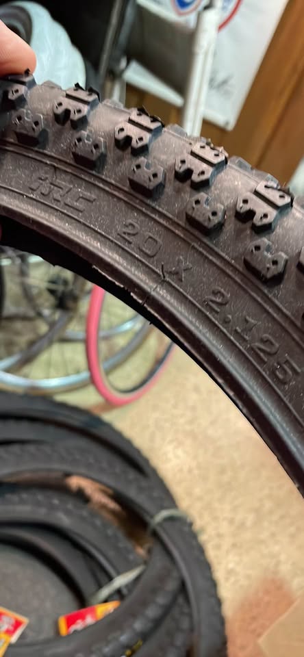 IRC Skidmark Comp III BMX Tire NEW OLD STOCK