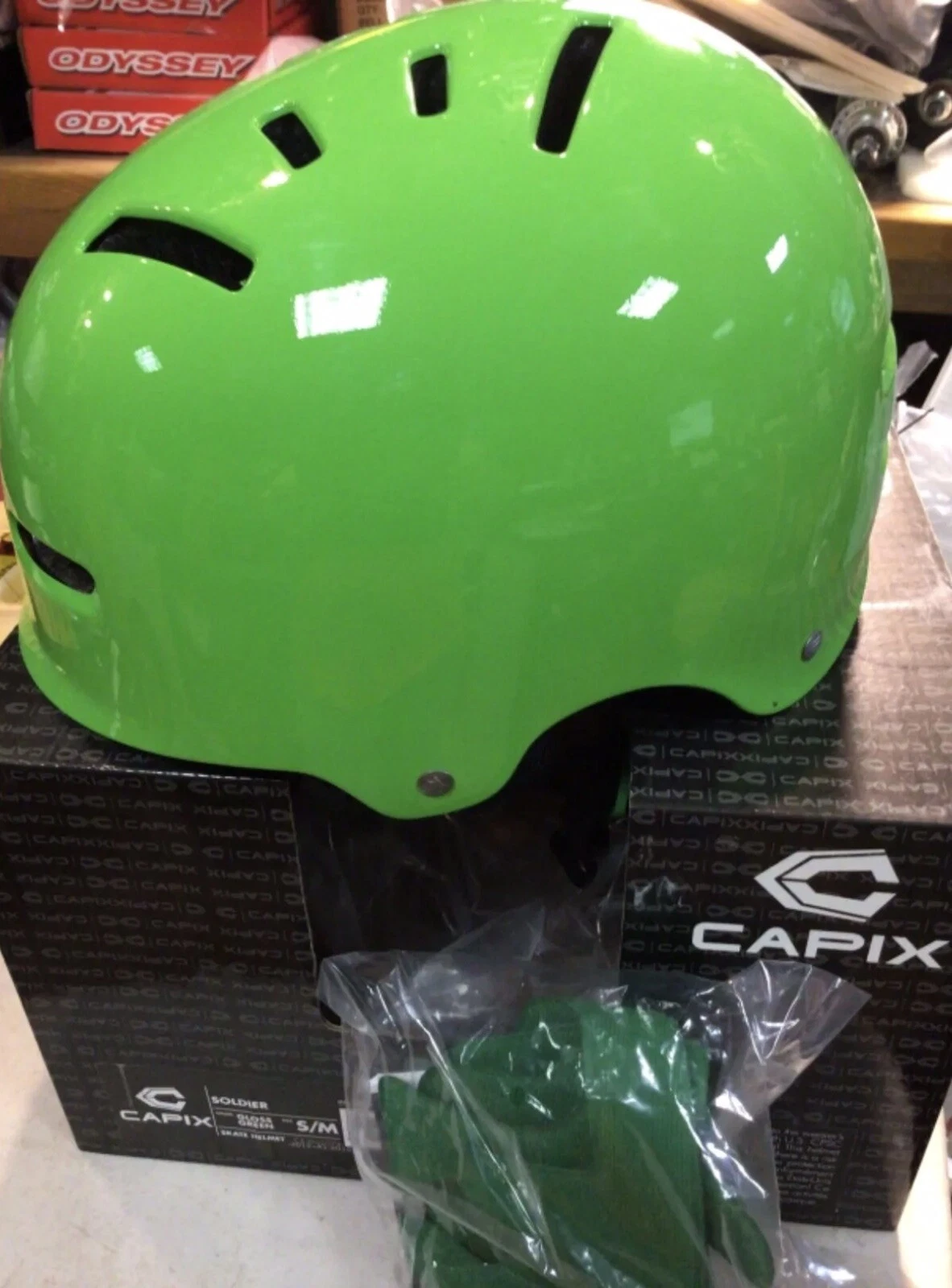 Capix Athlete Soldier GLOSS GREEN Mens Helmet L/XL