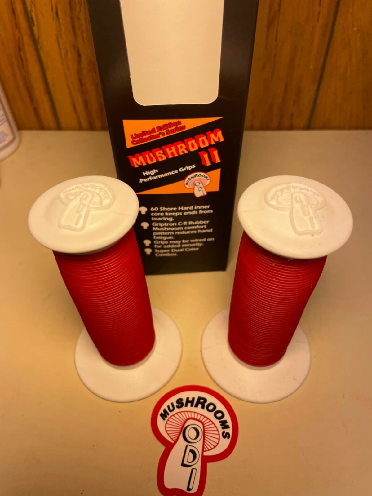 Rerto ODI Mushroom II Grips RED & WHITE DISCONTINUED