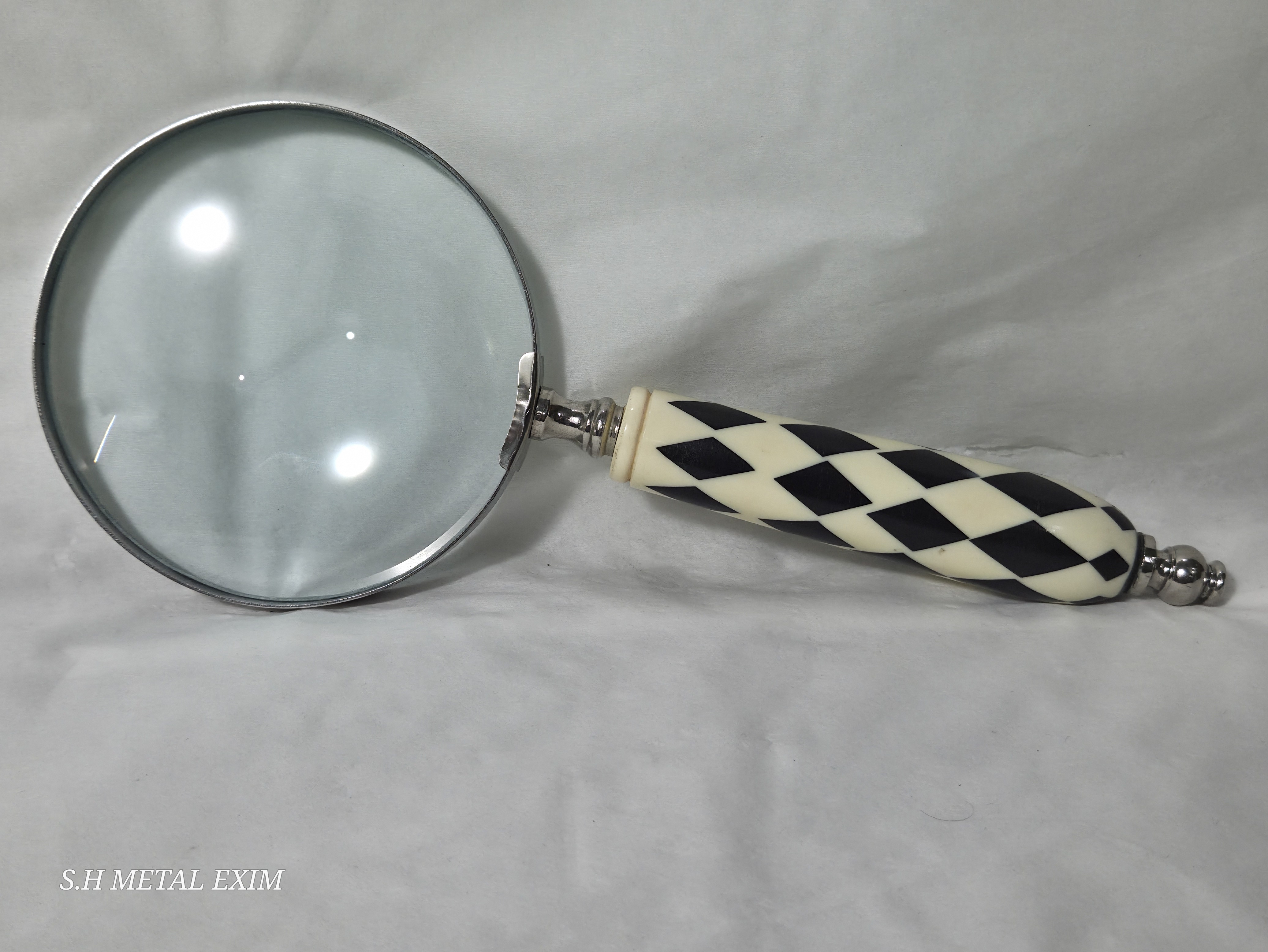 Navigating History: A Glimpse into Antiquity with the Carthage Explorer Magnifier