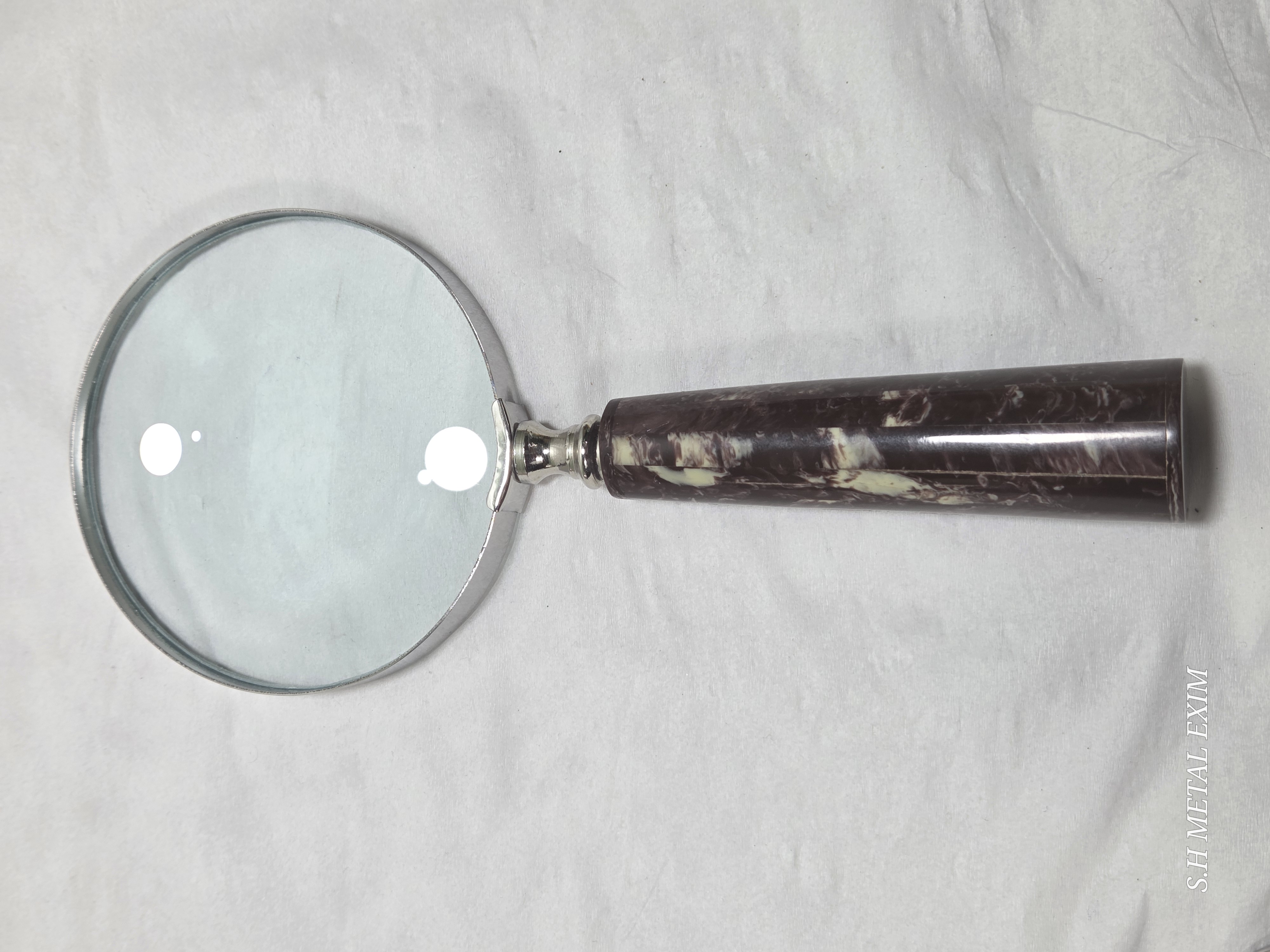 A tribute to the golden age of discovery magnifying glass