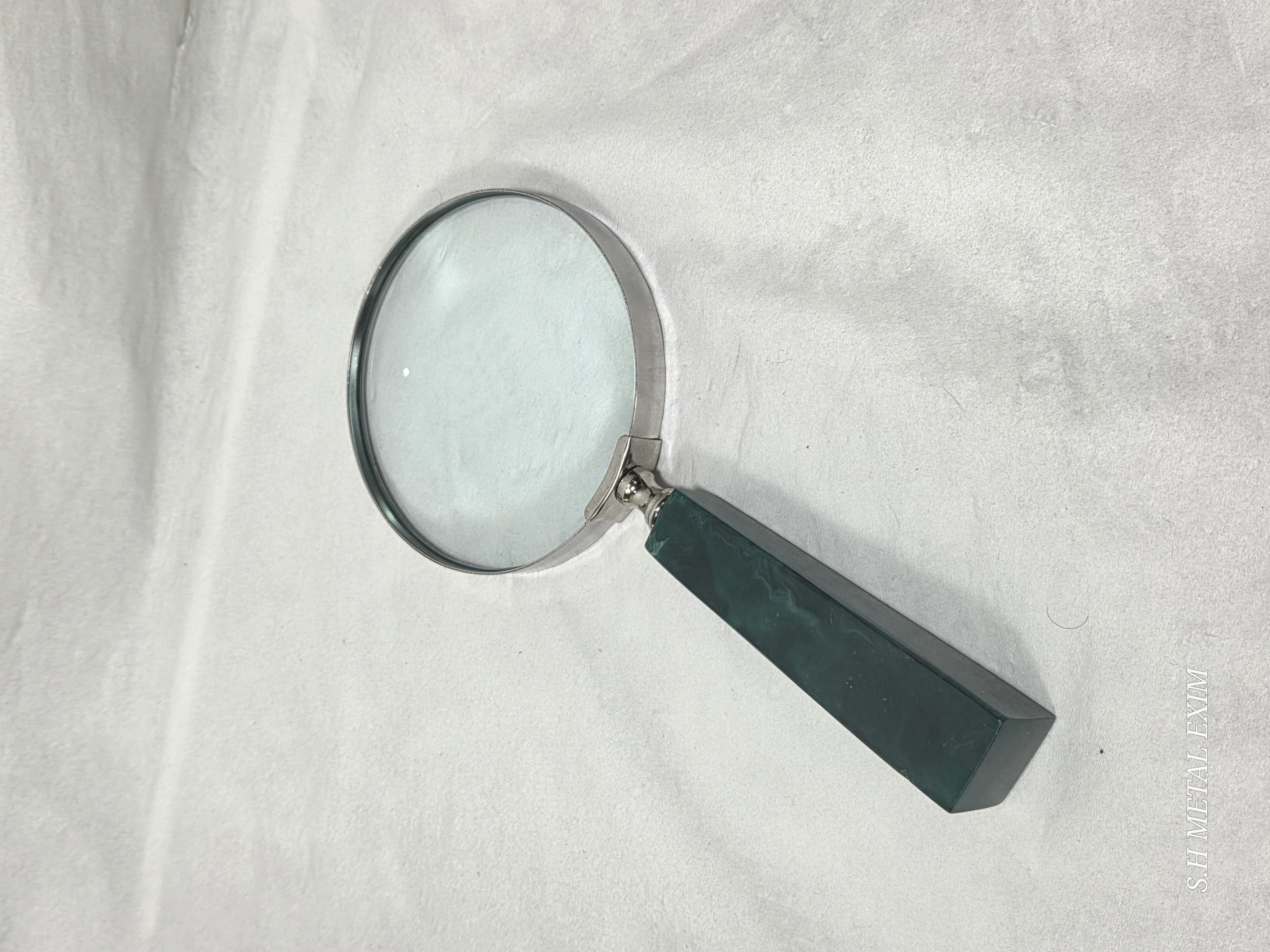 A World of Wonders: The Scholar’s Gilded Herbarium and Jadeite Magnifier