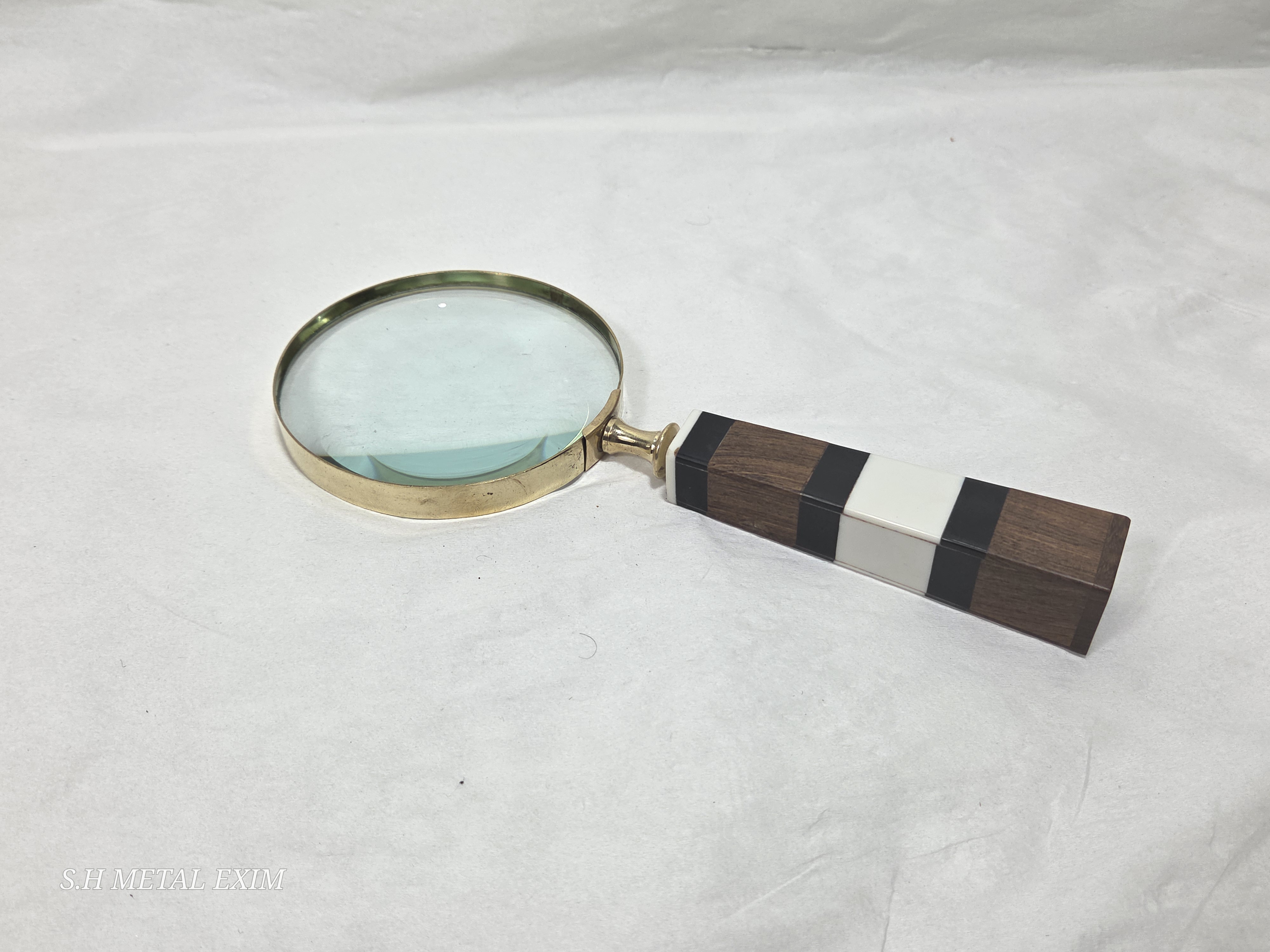 Exploring Antiquity: The Cartographer’s Desk Magnifier