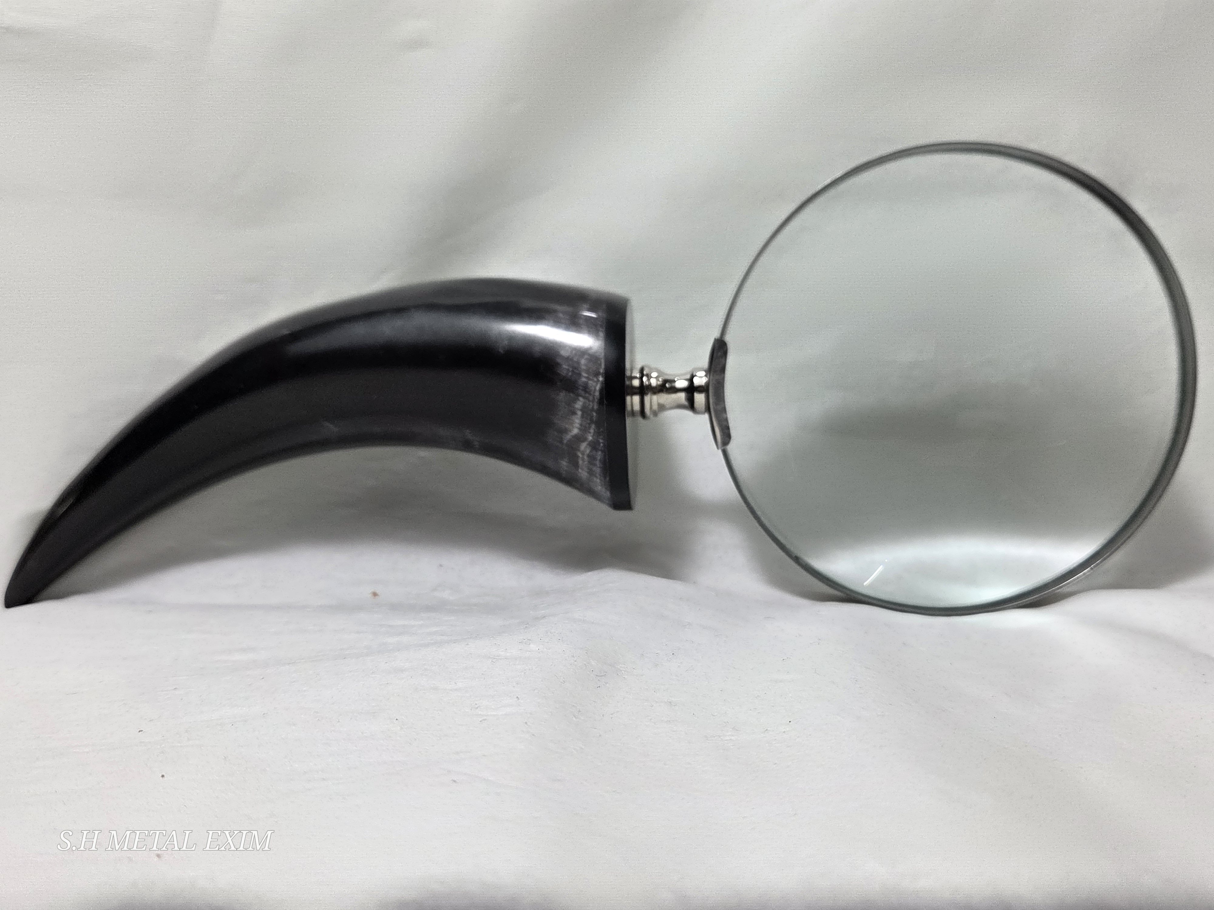 Sophisticated Black Horn Handle Magnifying Glass