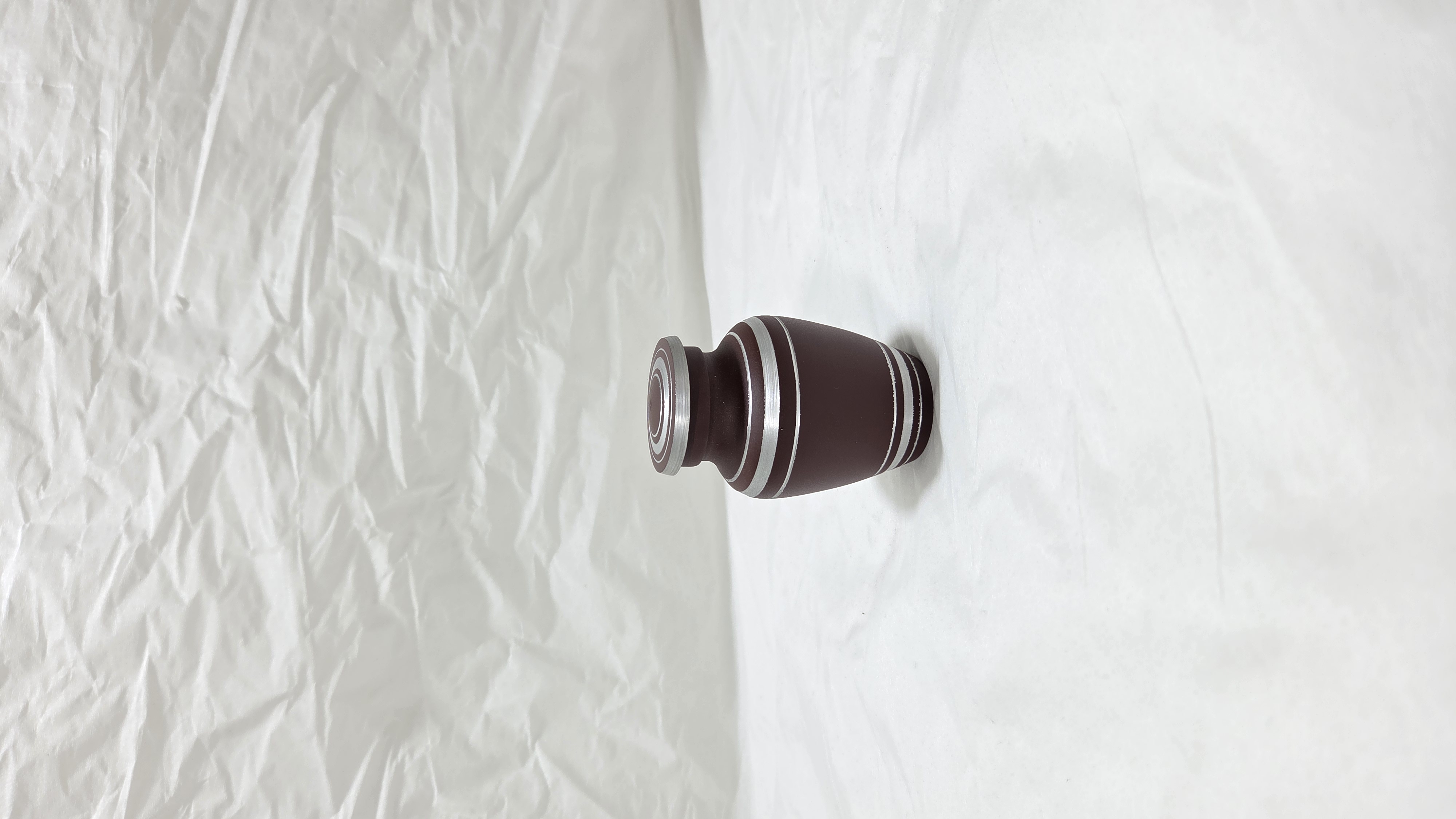 The Classic Maroon Keeksake Urn