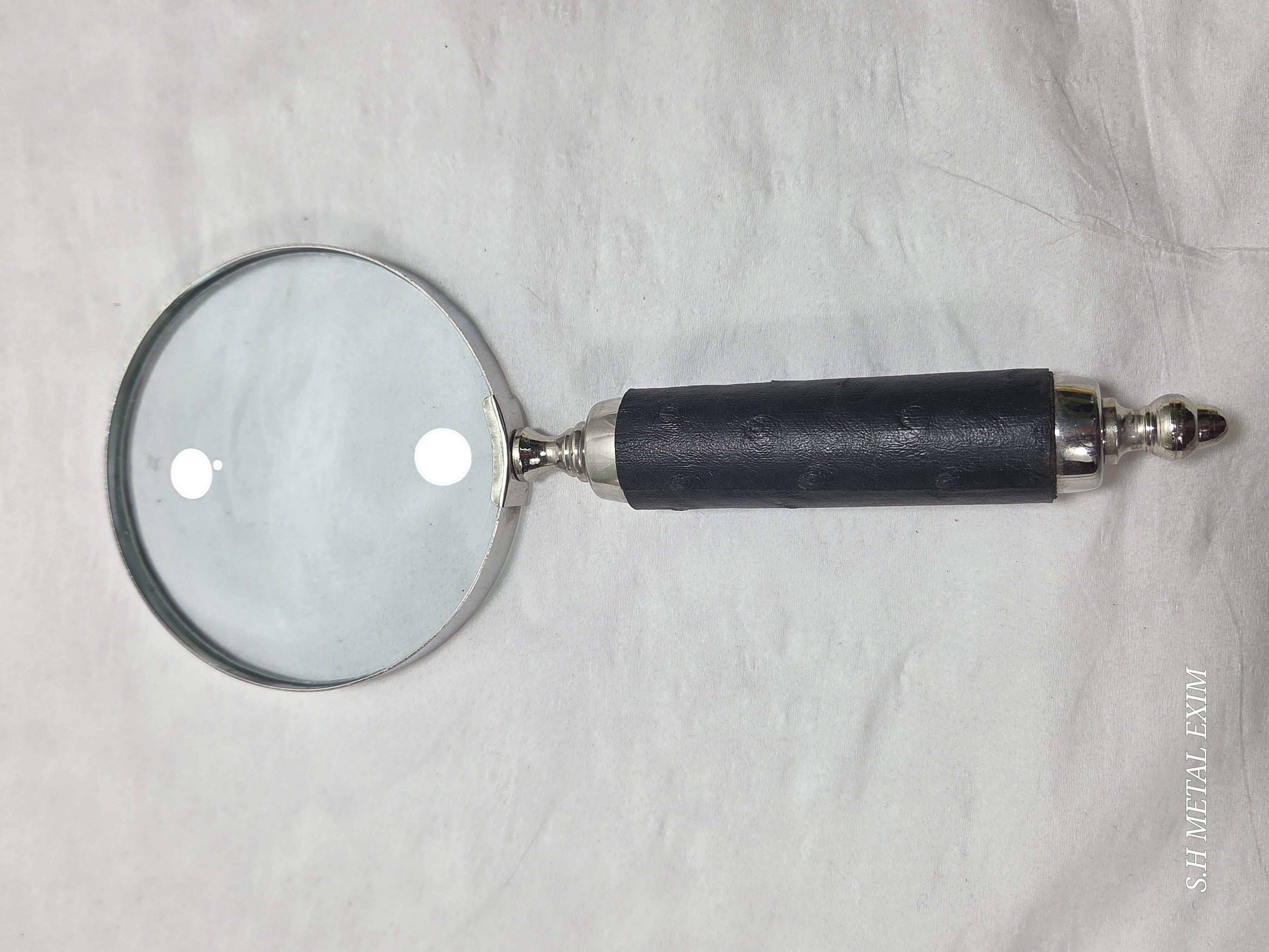 Vintage-Style Silver & Leather Handheld Magnifying Glass