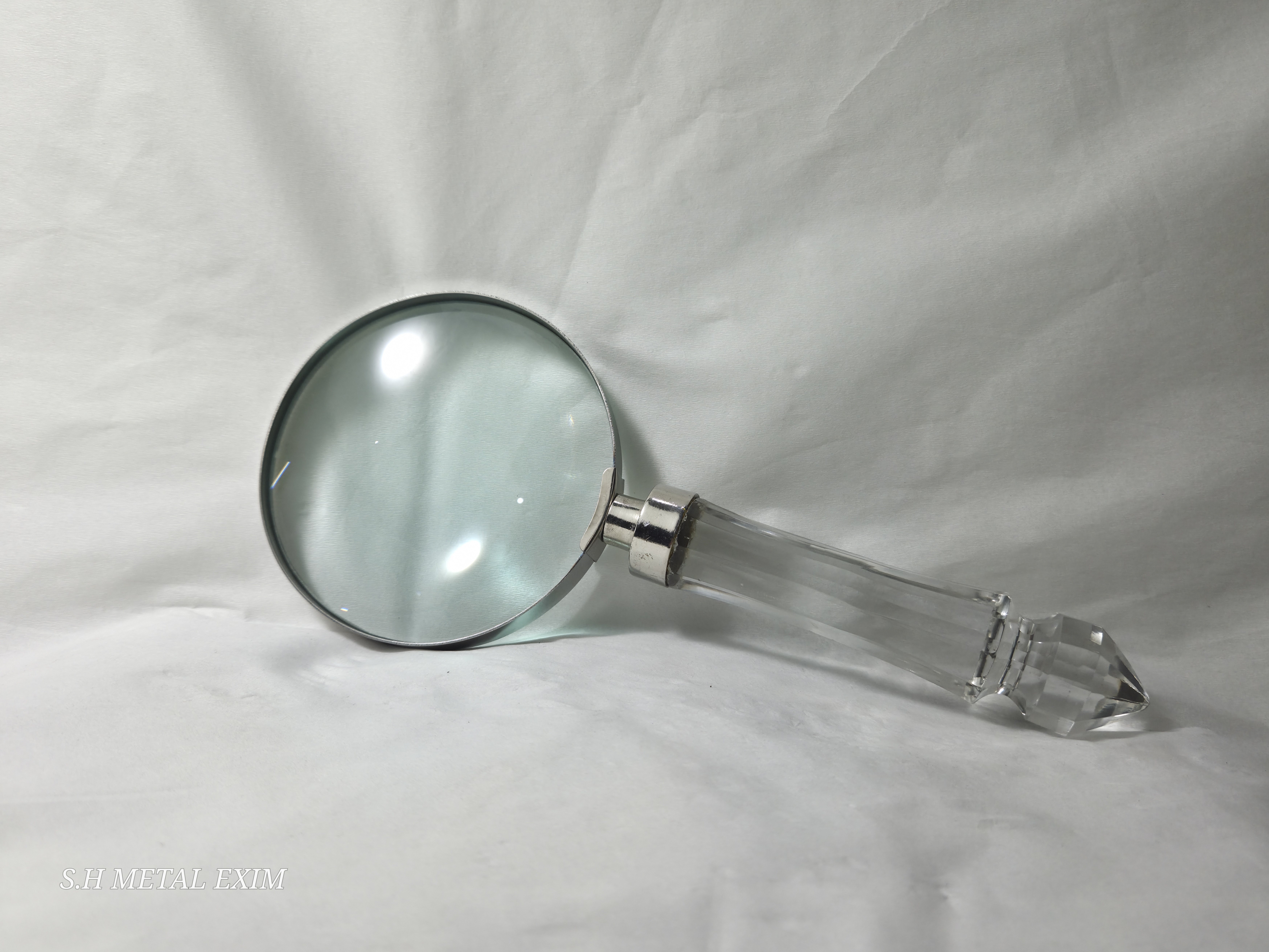 crystal ( transparent ) magnifying glass: A journey through the time 