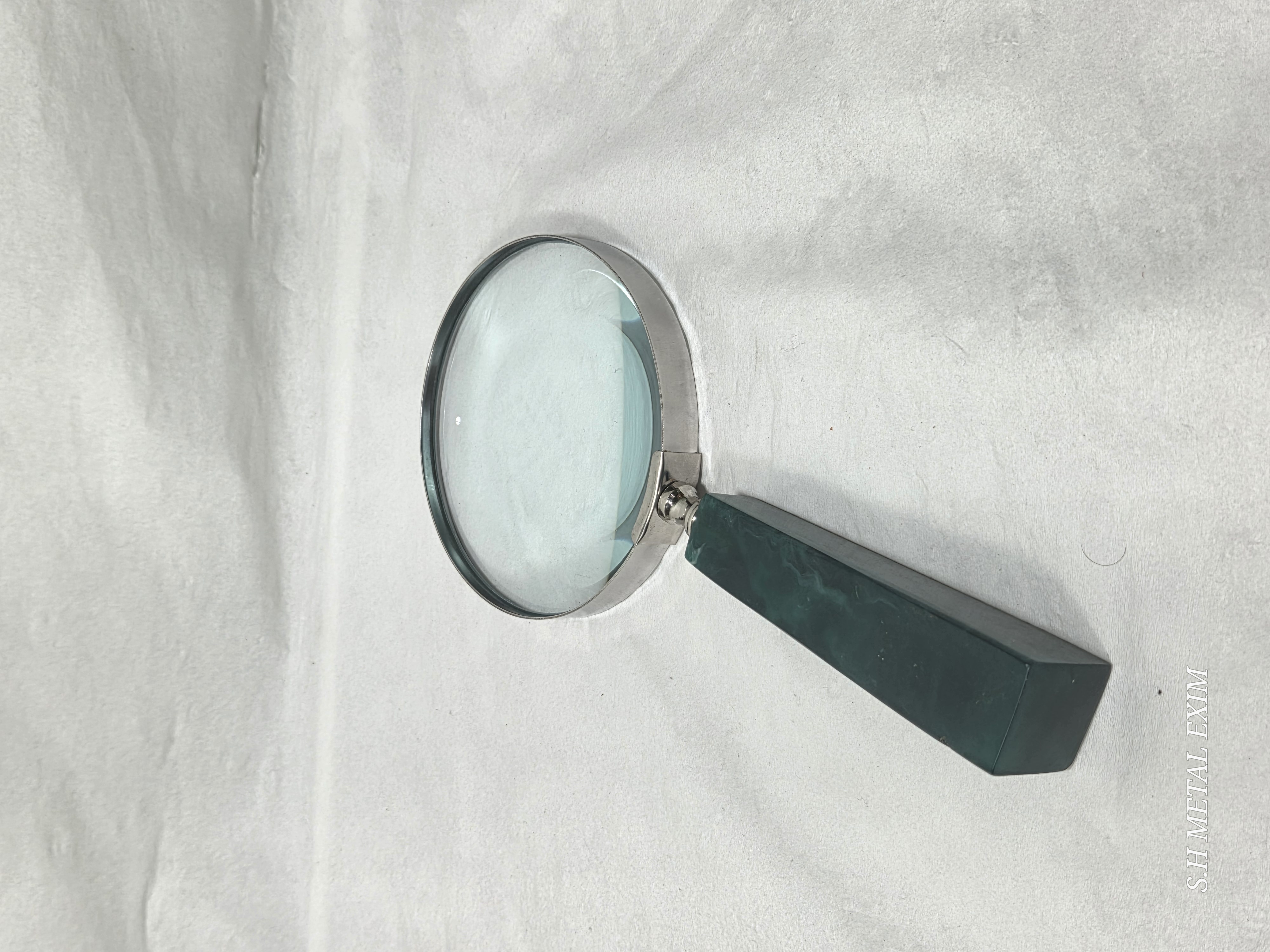 A World of Wonders: The Scholar’s Gilded Herbarium and Jadeite Magnifier