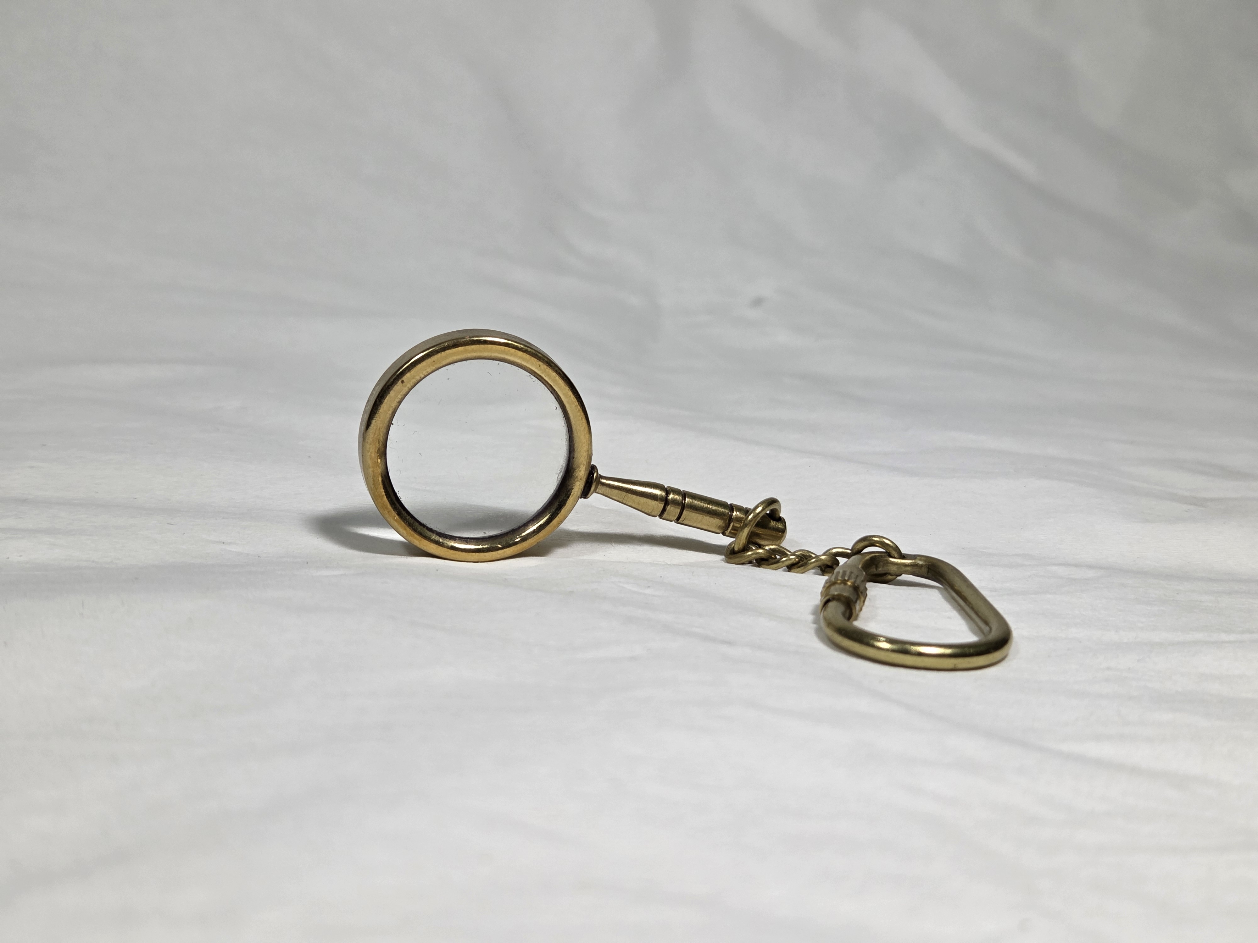 Vintage Magnifying Glass Keychain – Antique Brass Explorer Lens Charm