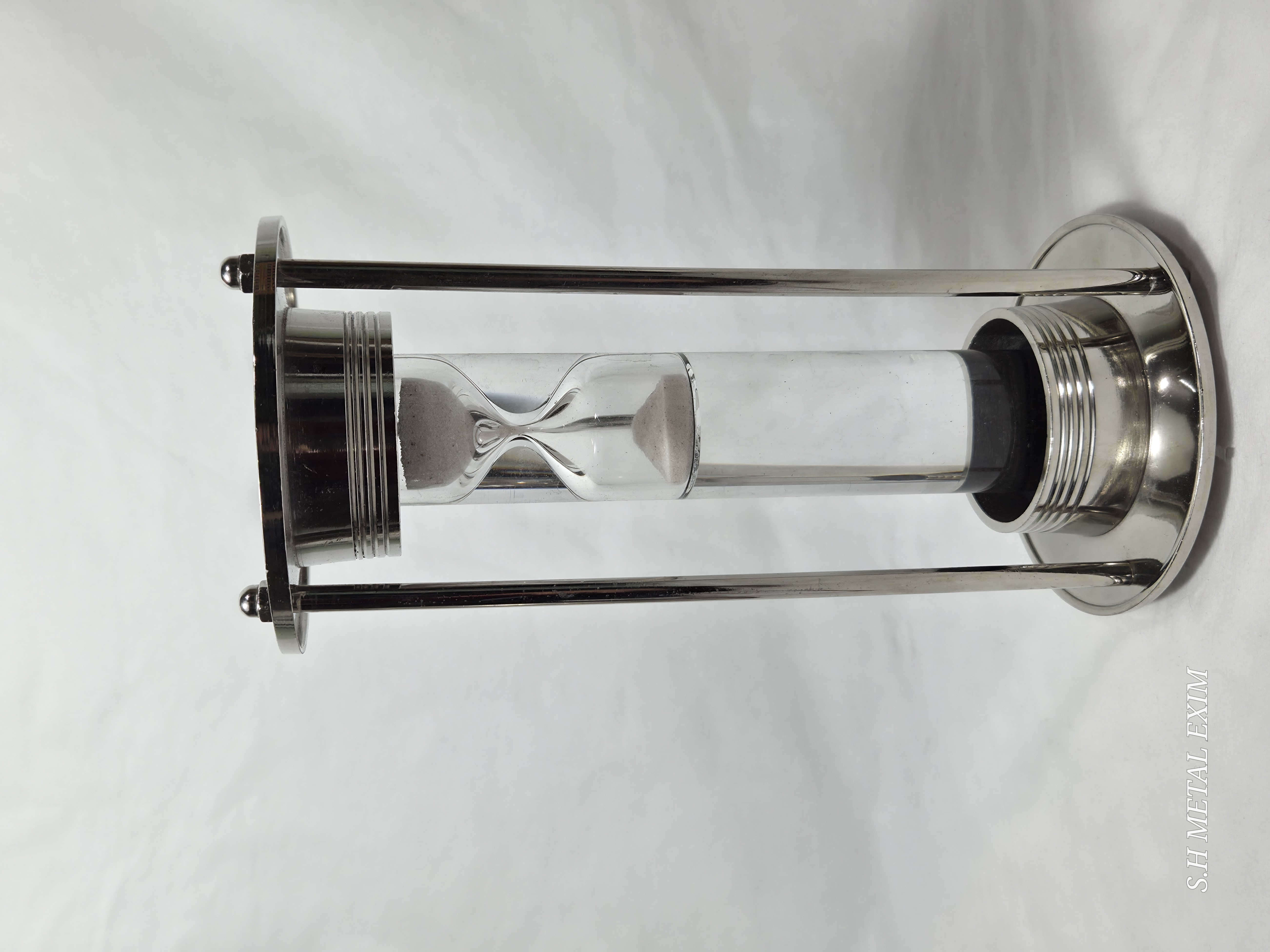 Dual-Chamber Polished & Floating Hourglass