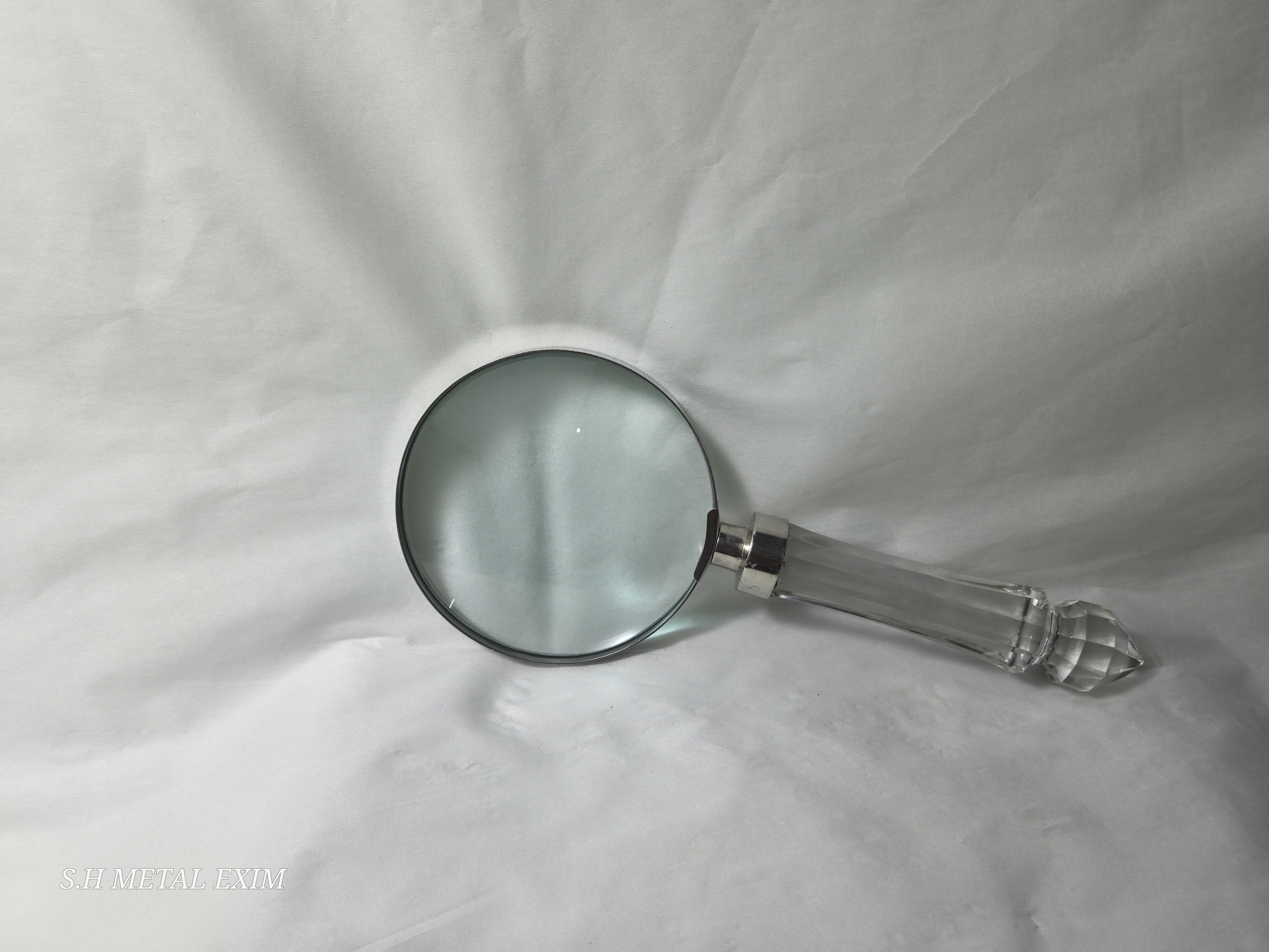 crystal ( transparent ) magnifying glass: A journey through the time 