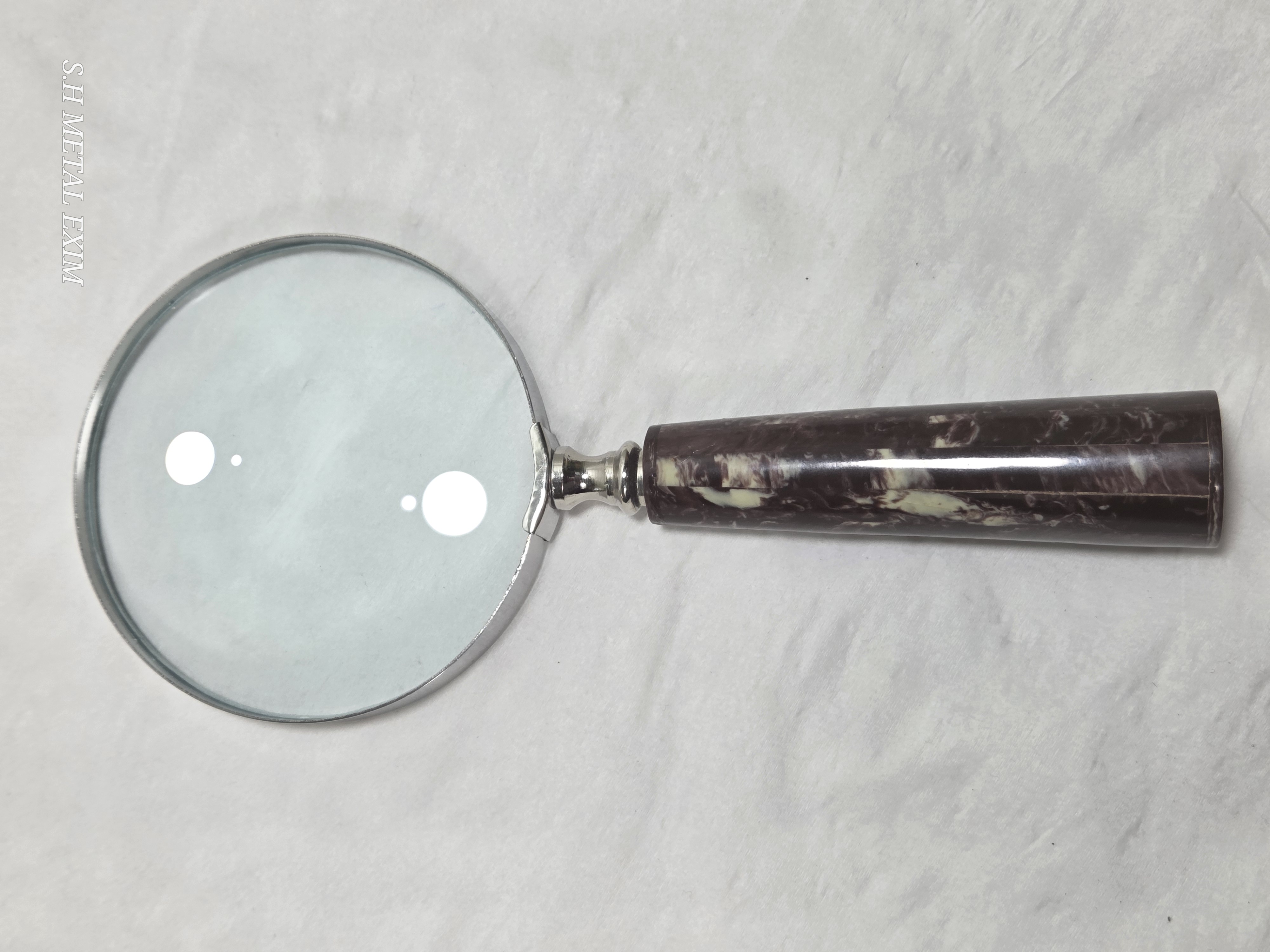 A tribute to the golden age of discovery magnifying glass