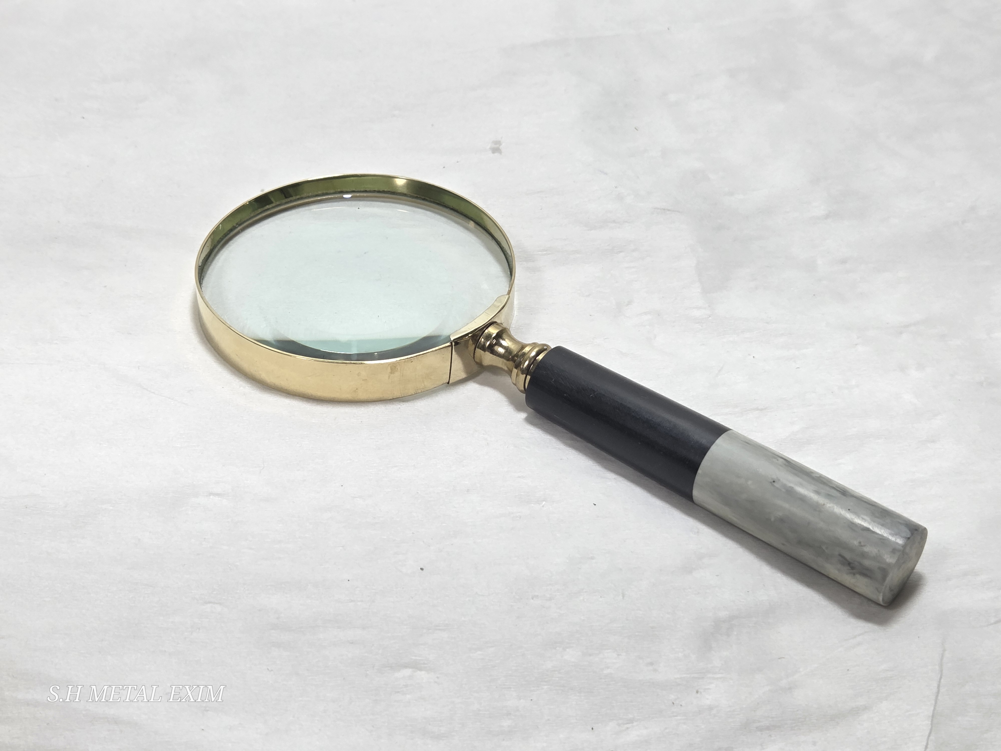 Modern Classic Gold & Marble-Finish Magnifying Glass