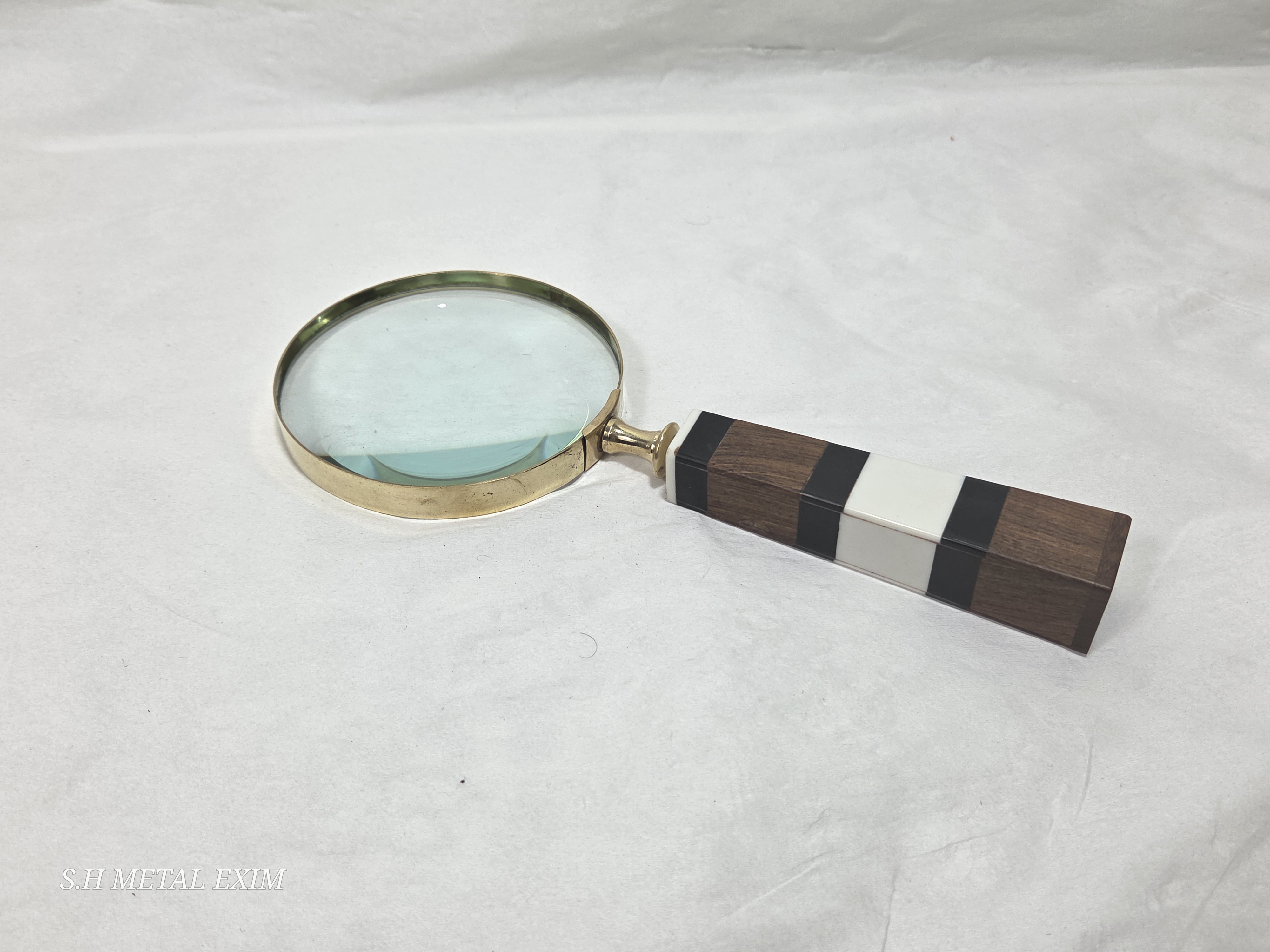 Exploring Antiquity: The Cartographer’s Desk Magnifier