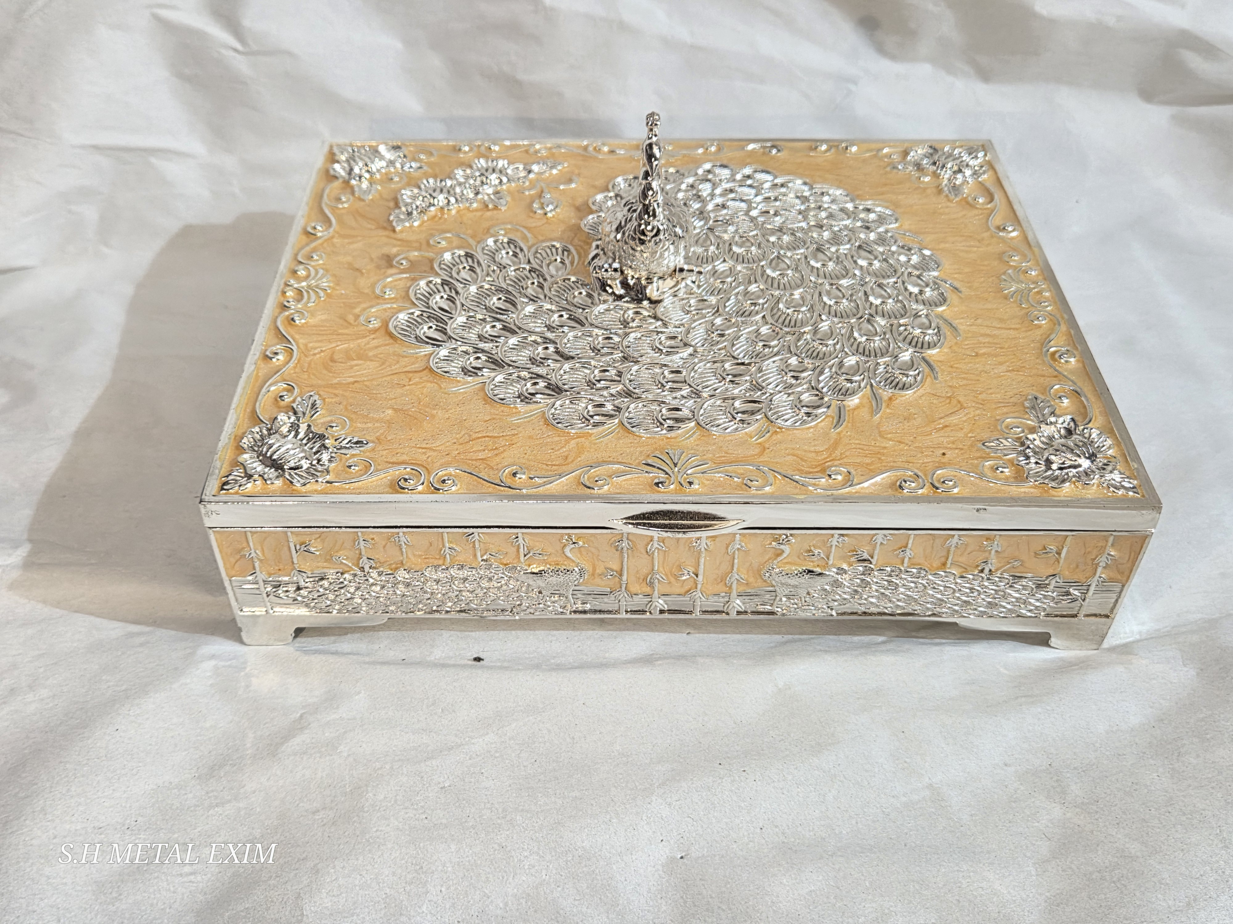 Gemini said The Majestic Peacock Keepsake Tray