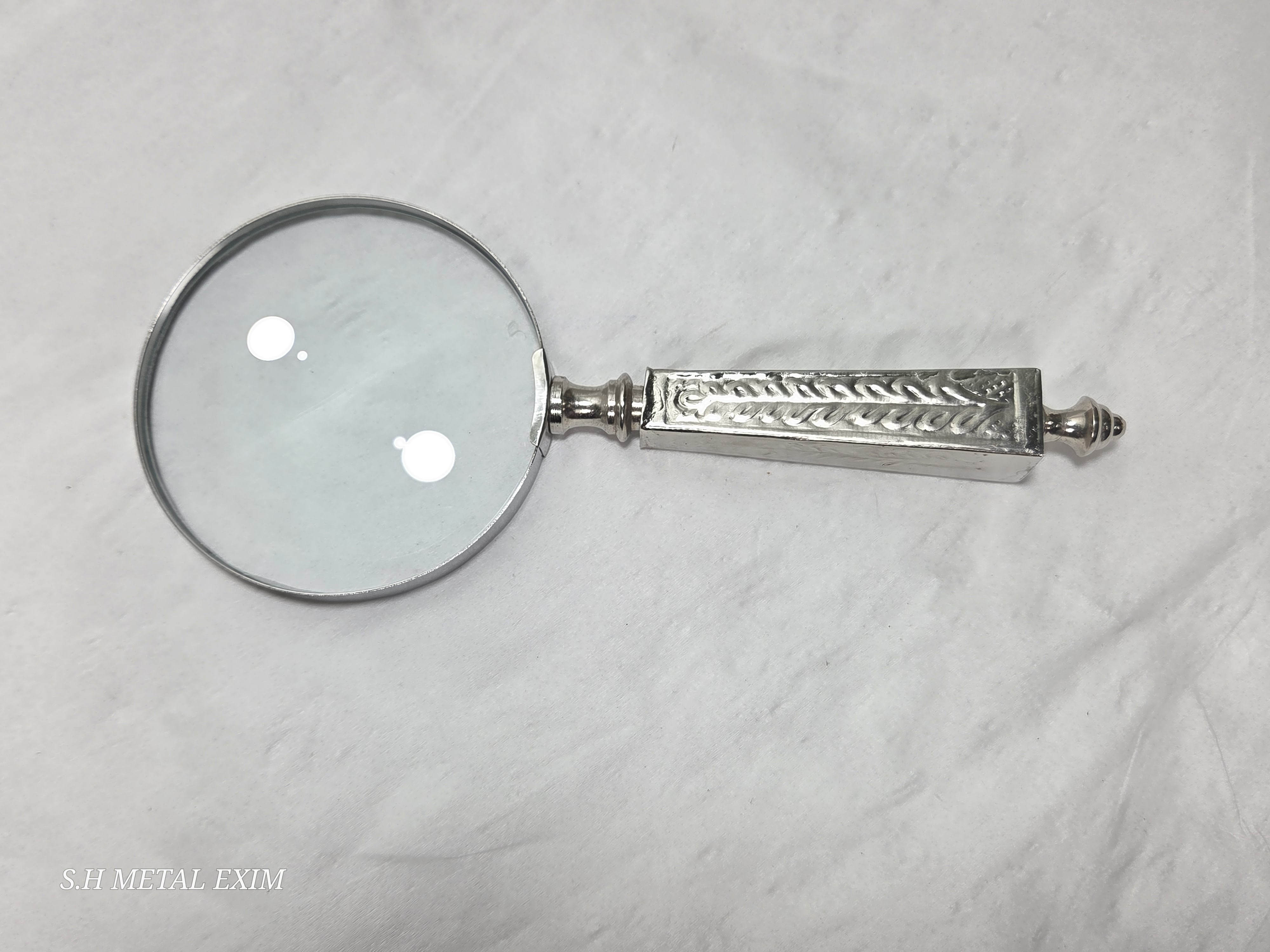 Antique Engraved Handle Magnifying Glass for Classic Study Décor