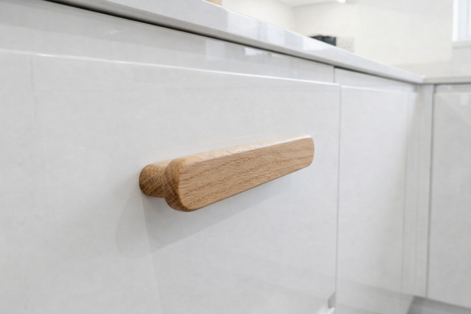 Handmade Solid Oak Cabinet Handles – 160mm Centres – Wooden Drawer Pulls – Scandinavian Kitchen Hardware – Made in UK
