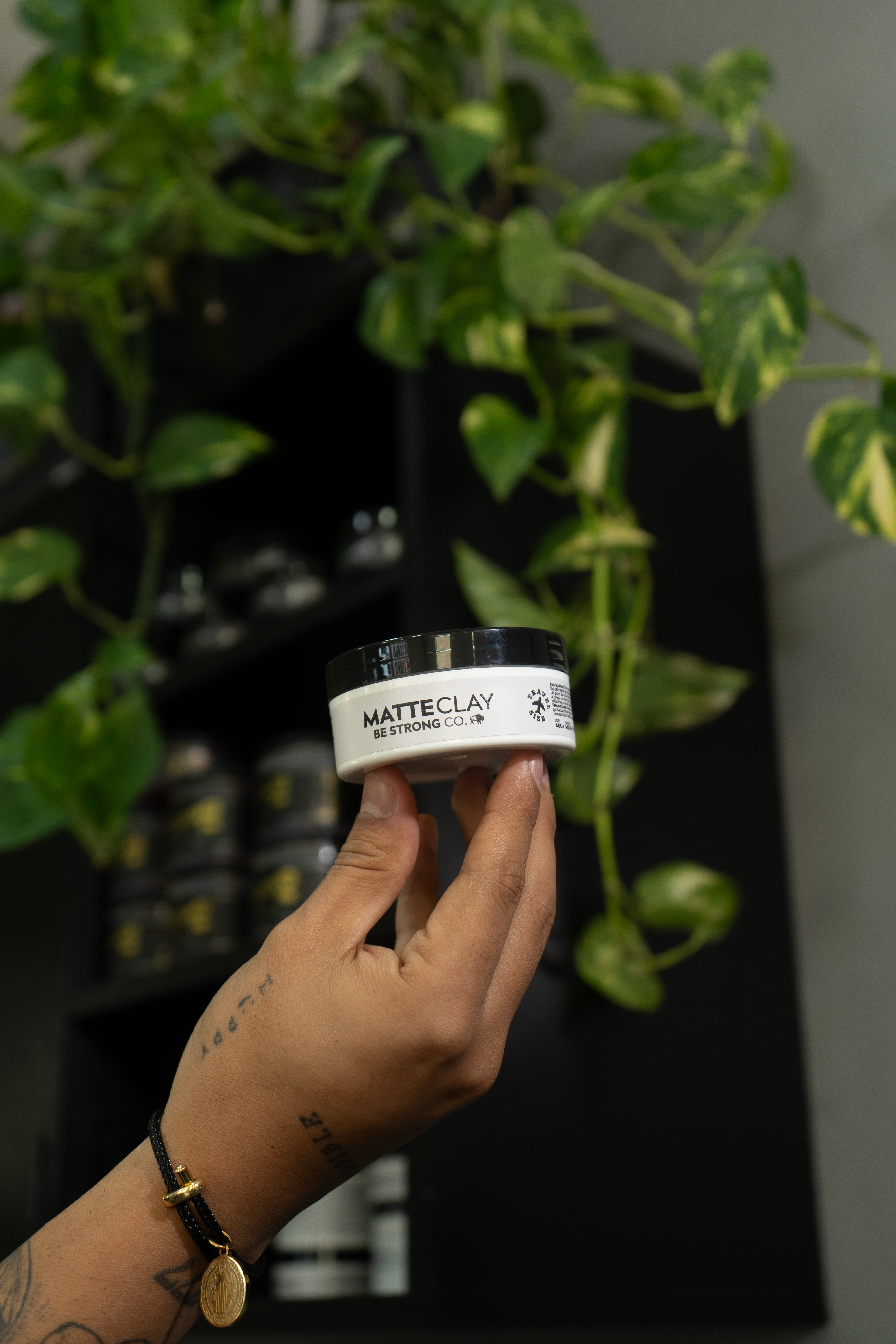 BE STRONG MATTE CLAY