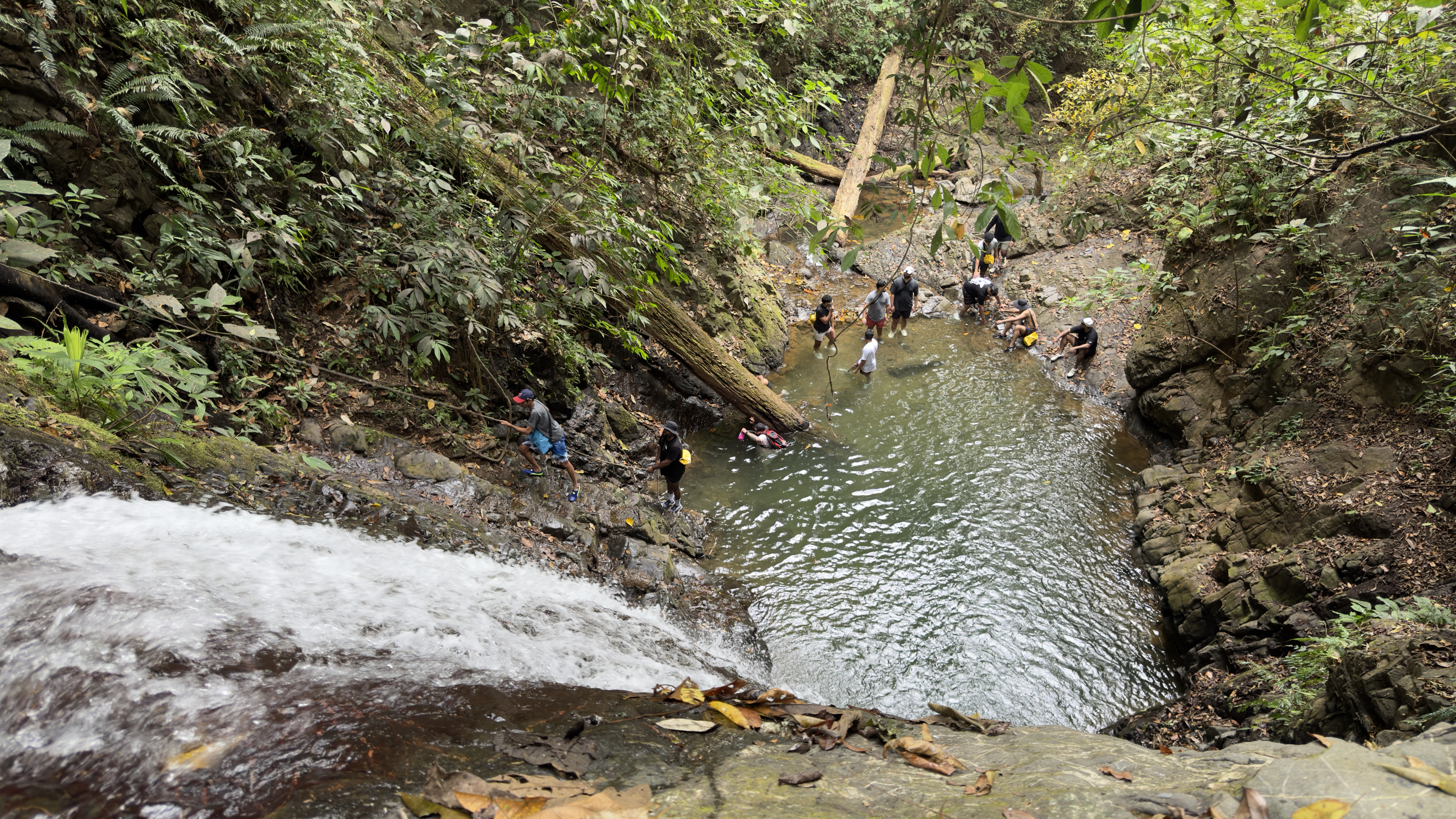 GUIDED WALK WITH TRADITIONAL LUNCH