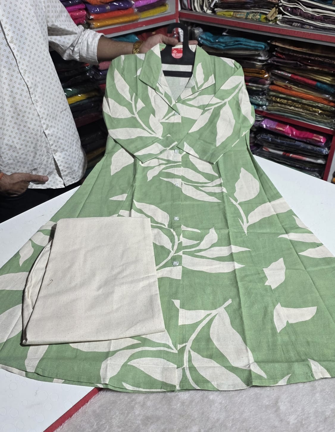 💯 premium quality  Khadi cotton febric  Aline cord set with plaza pant  Size M to 3xl (38to46)  ₹725