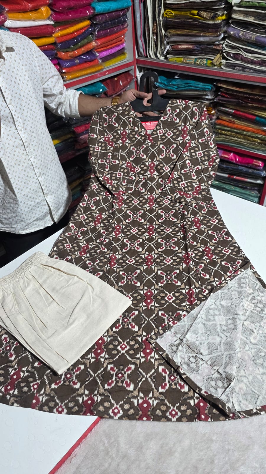 💯 premium quality  Khadi cotton febric  Aline cord set with plaza pant  Size M to 3xl (38to46)  ₹725