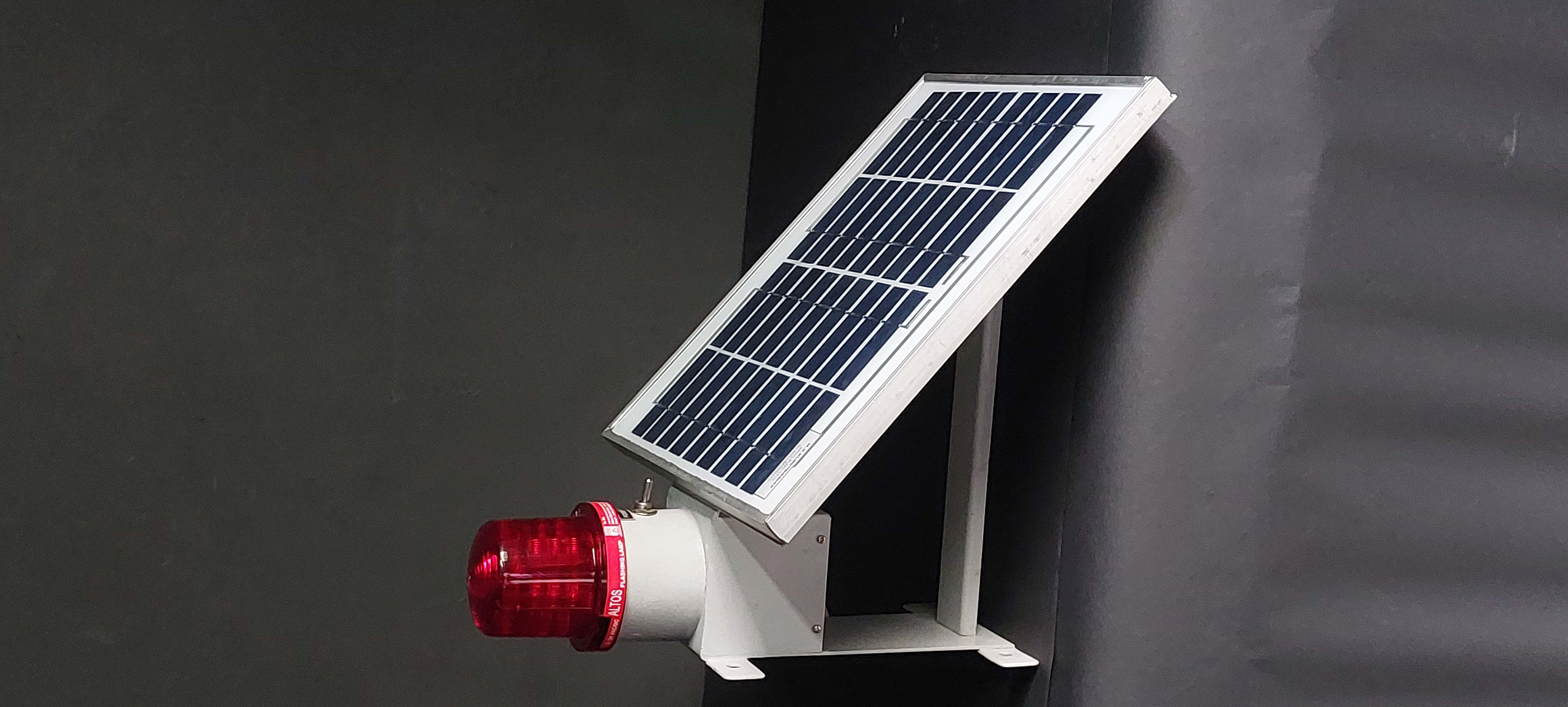 Warning Light - Solar Powered Aviation Obstruction Light