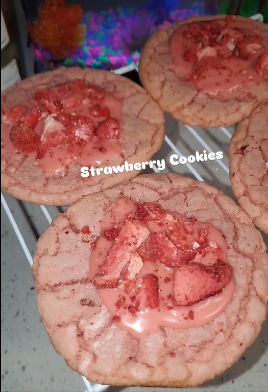Strawberry Cookies