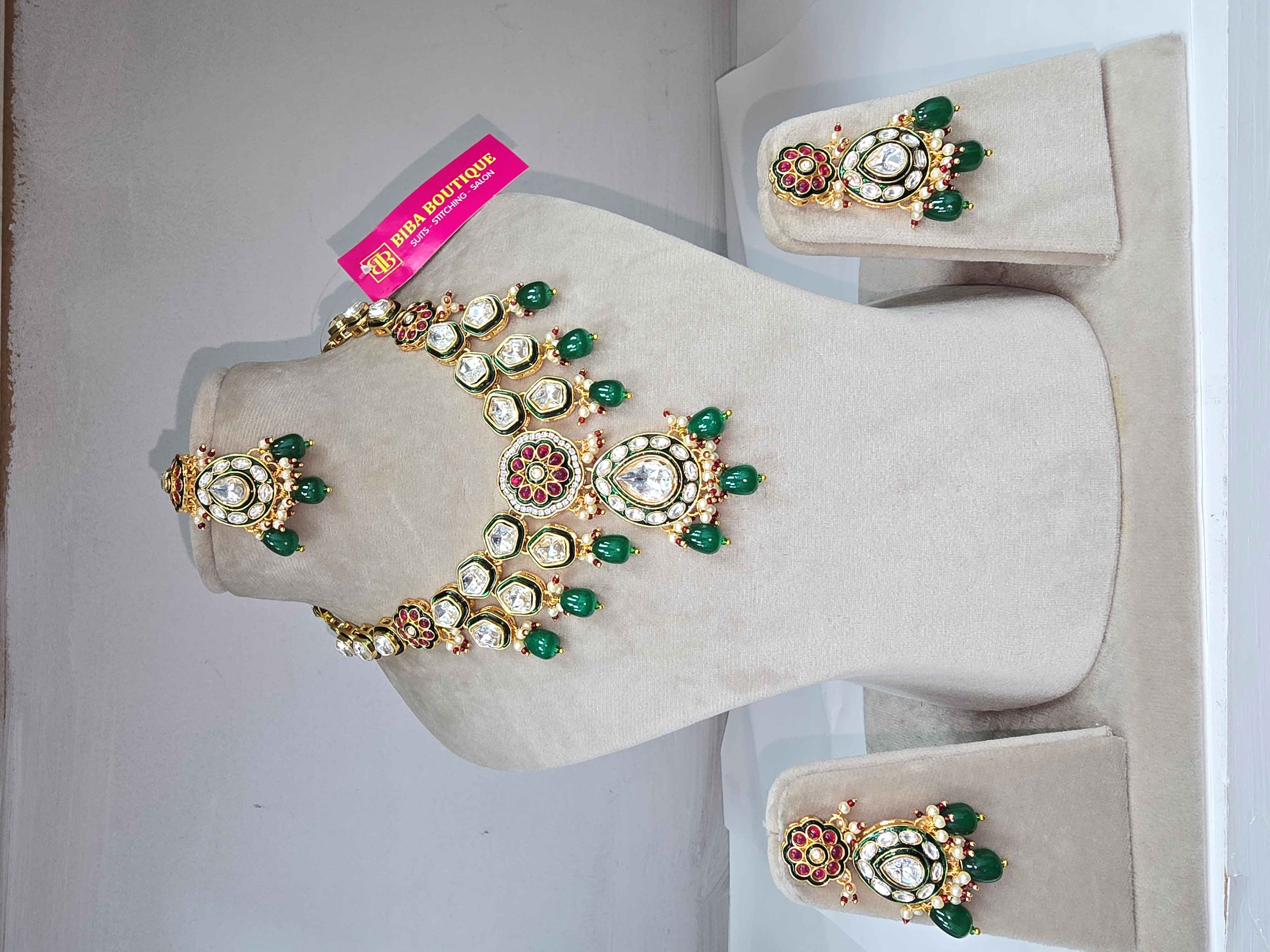 Traditional Kundan Necklace Set