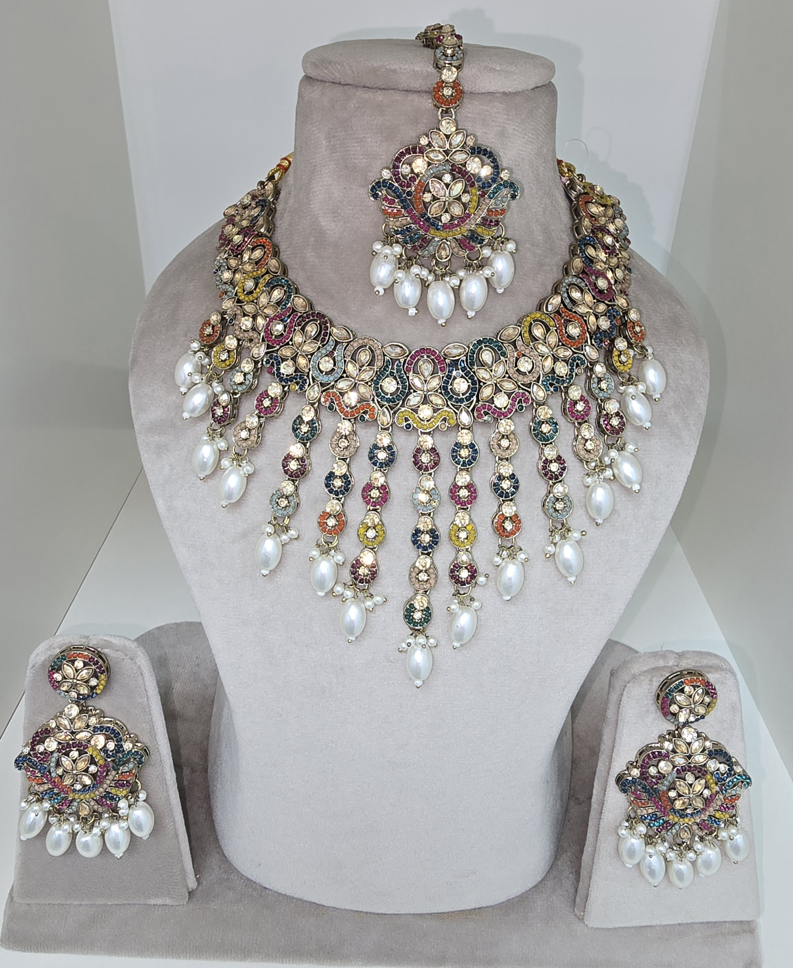 Regal Pearl and Kundan Bridal Jewelry Set