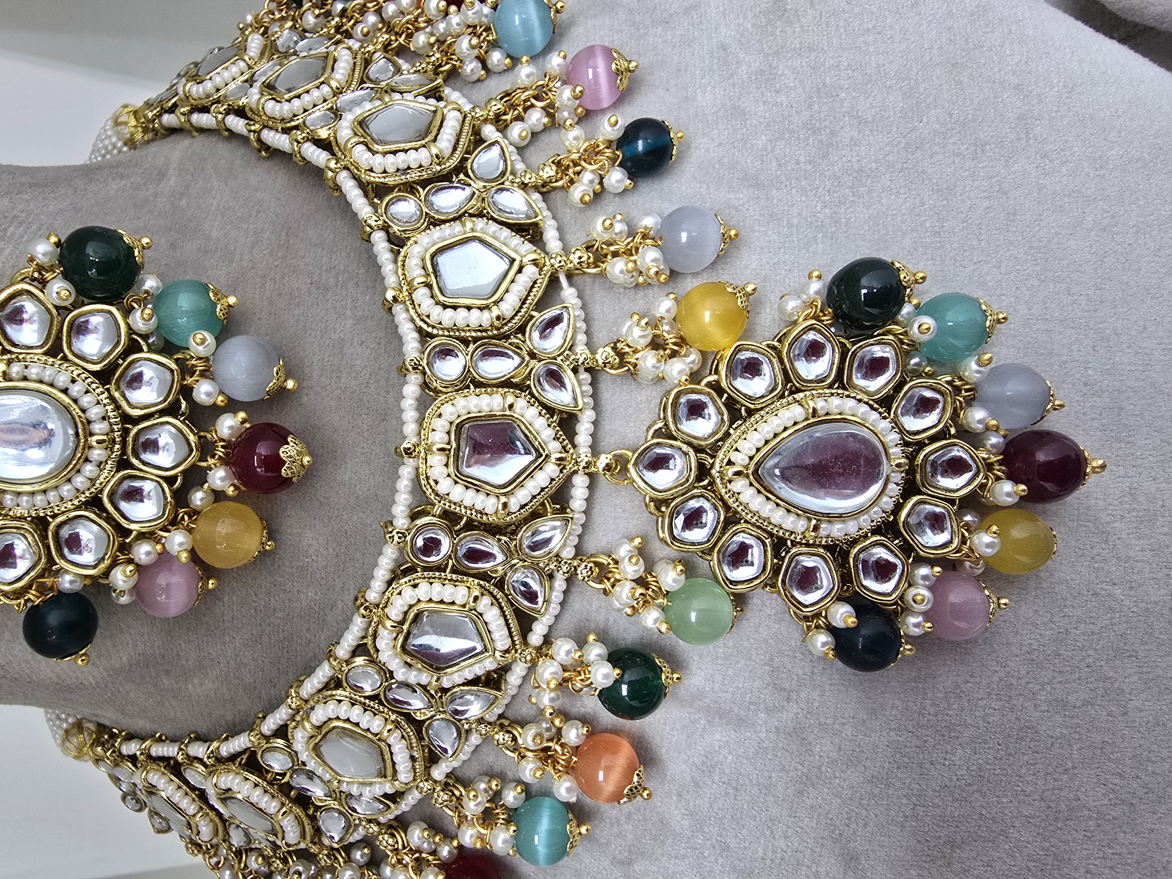 Traditional Kundan Meenakari Jewellery Sets in 5 colours