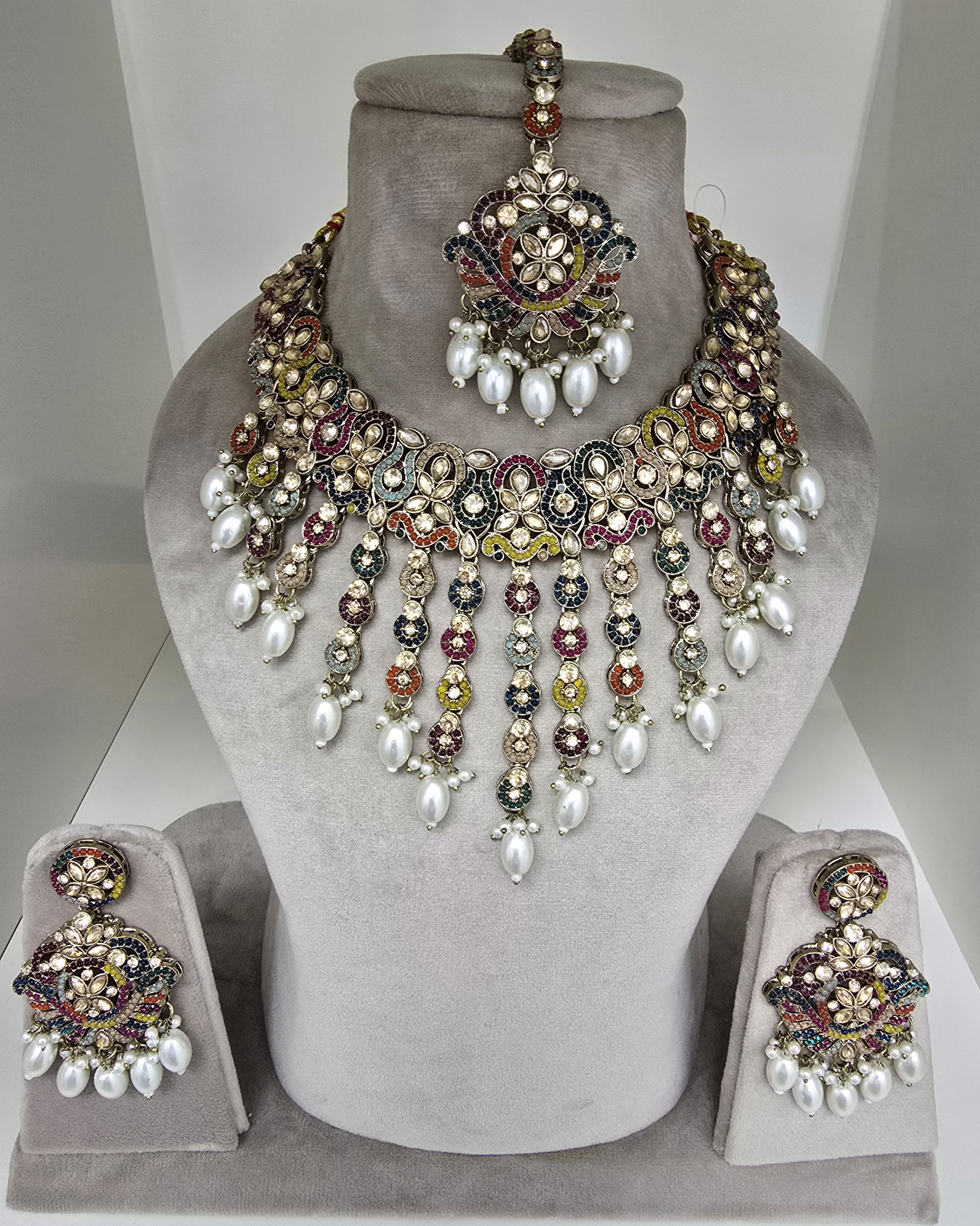 Regal Pearl and Kundan Bridal Jewelry Set