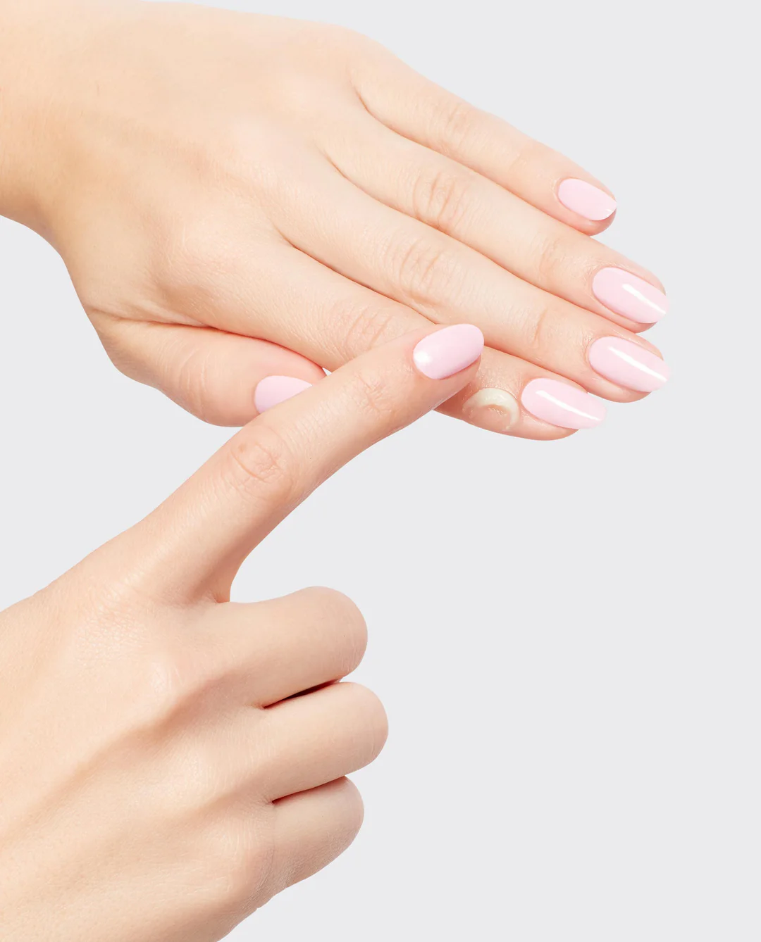 OPI Nature Strong naktinis odelių balzamas