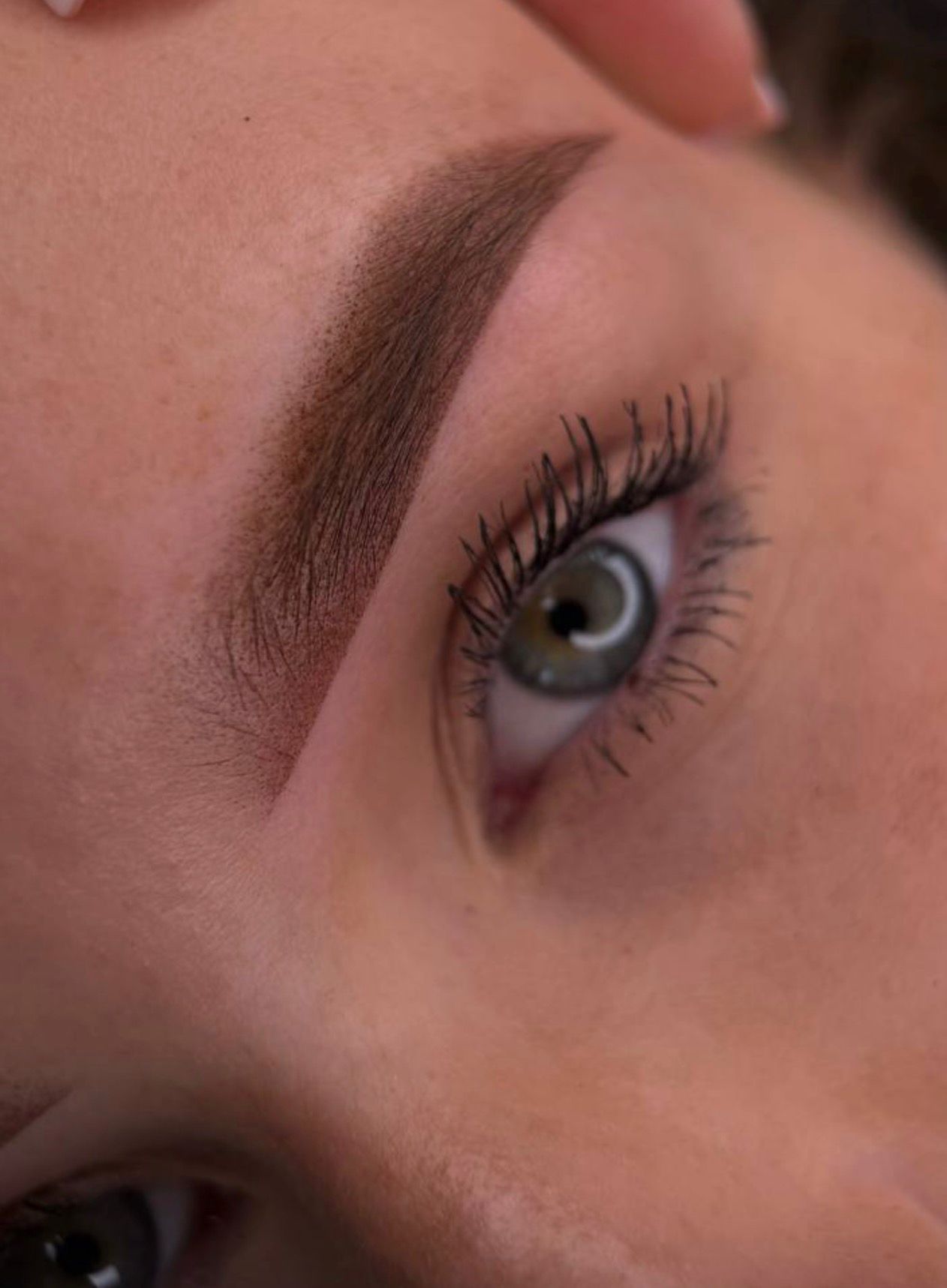  Augenbrauen mit Vollschattierung - Dein Termin bei Hanna im Studio