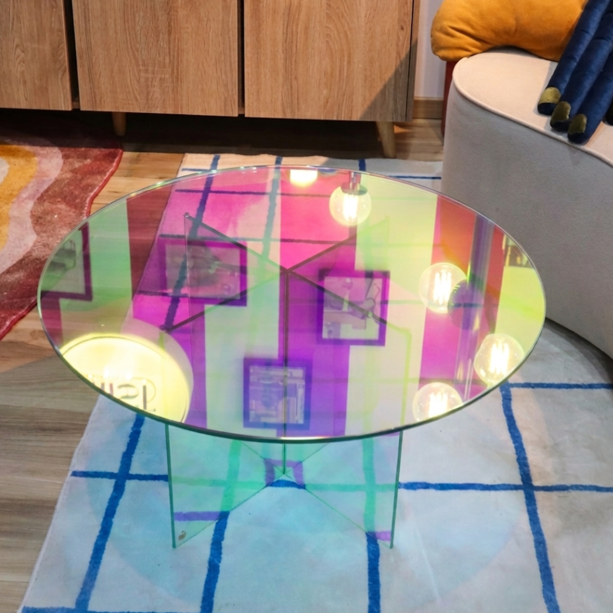 Helo Table