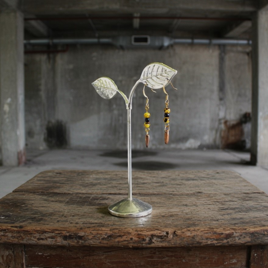 Busy bee earrings with inspirational card 