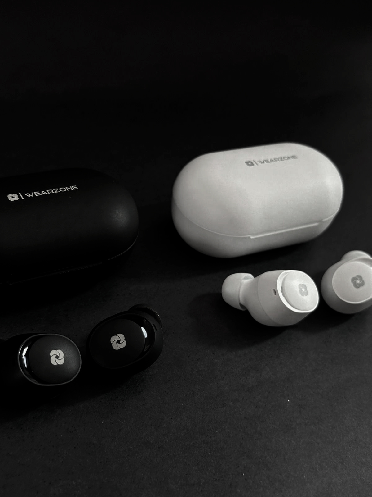 Fone TWS Zone BuSincronia perfeita para cada jogada: O fone ultra responsivo projetado para gamers e usuários que exigem áudio em tempo real com total clareza.ds 01: Super Baixa Latência, Chamadas Cristalinas com ENC e Proteção IXP4