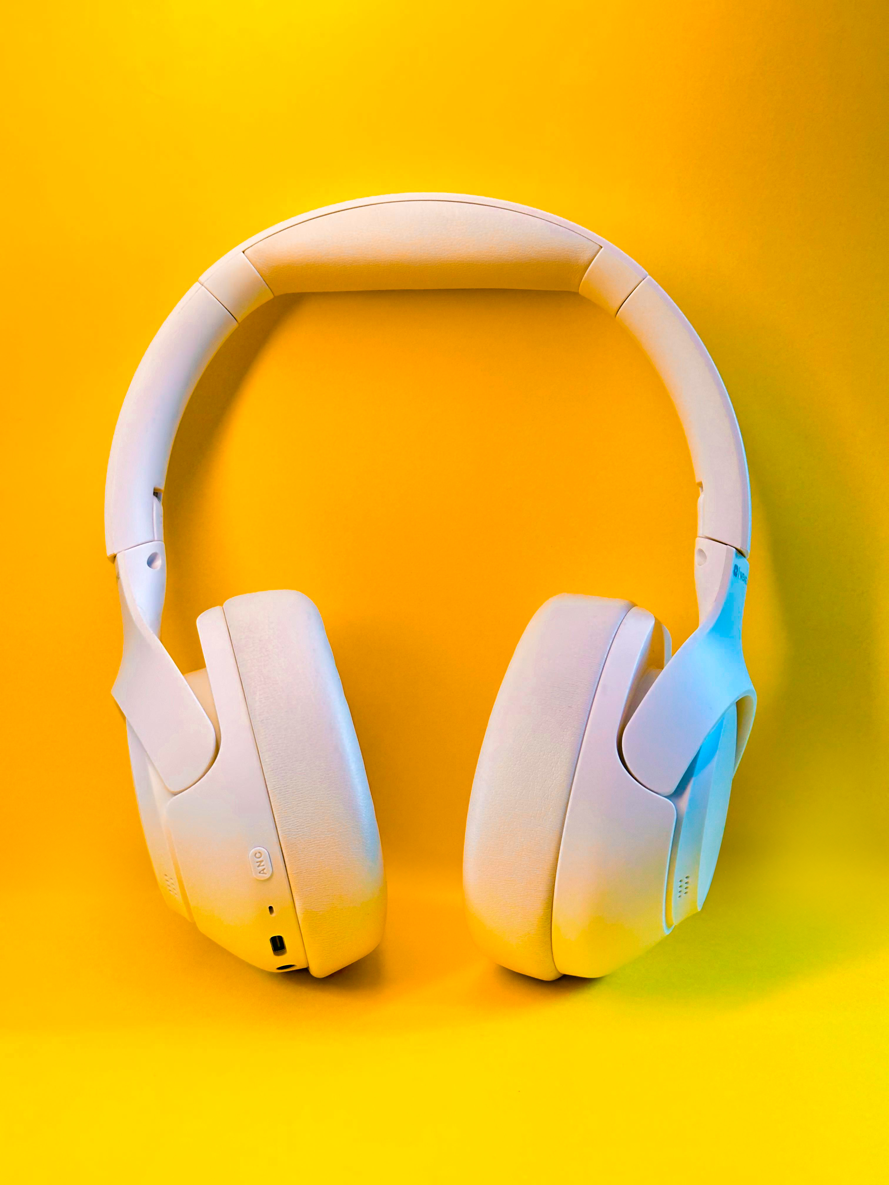 Headset Wearzone WZ08: Cancelamento de Ruído Ativo (ANC) Profundo de -43dB, Hi-Fi Sound e 60 Horas de Bateria