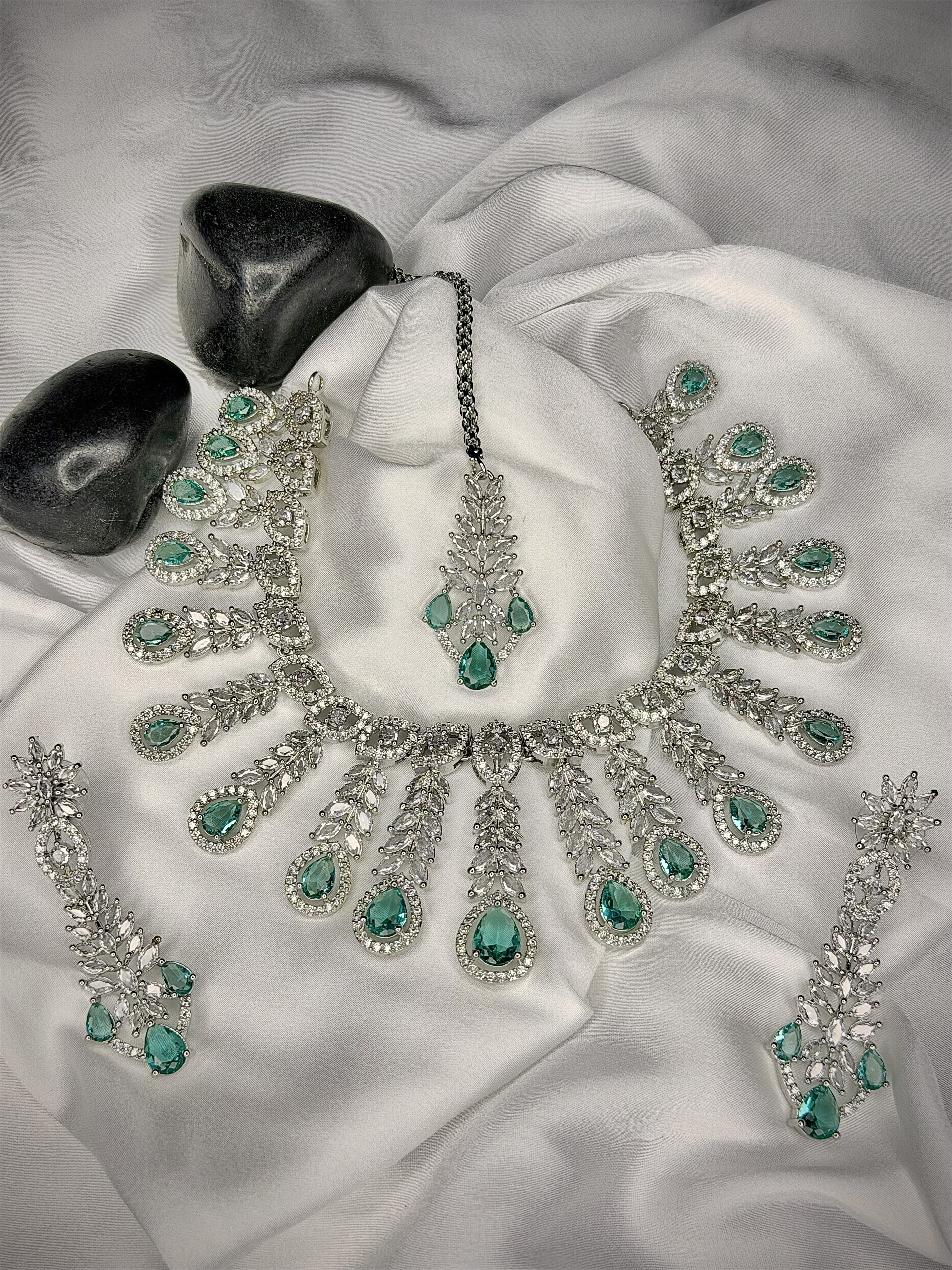 Designer Emerald American Diamond Necklace Set With Mangteeka