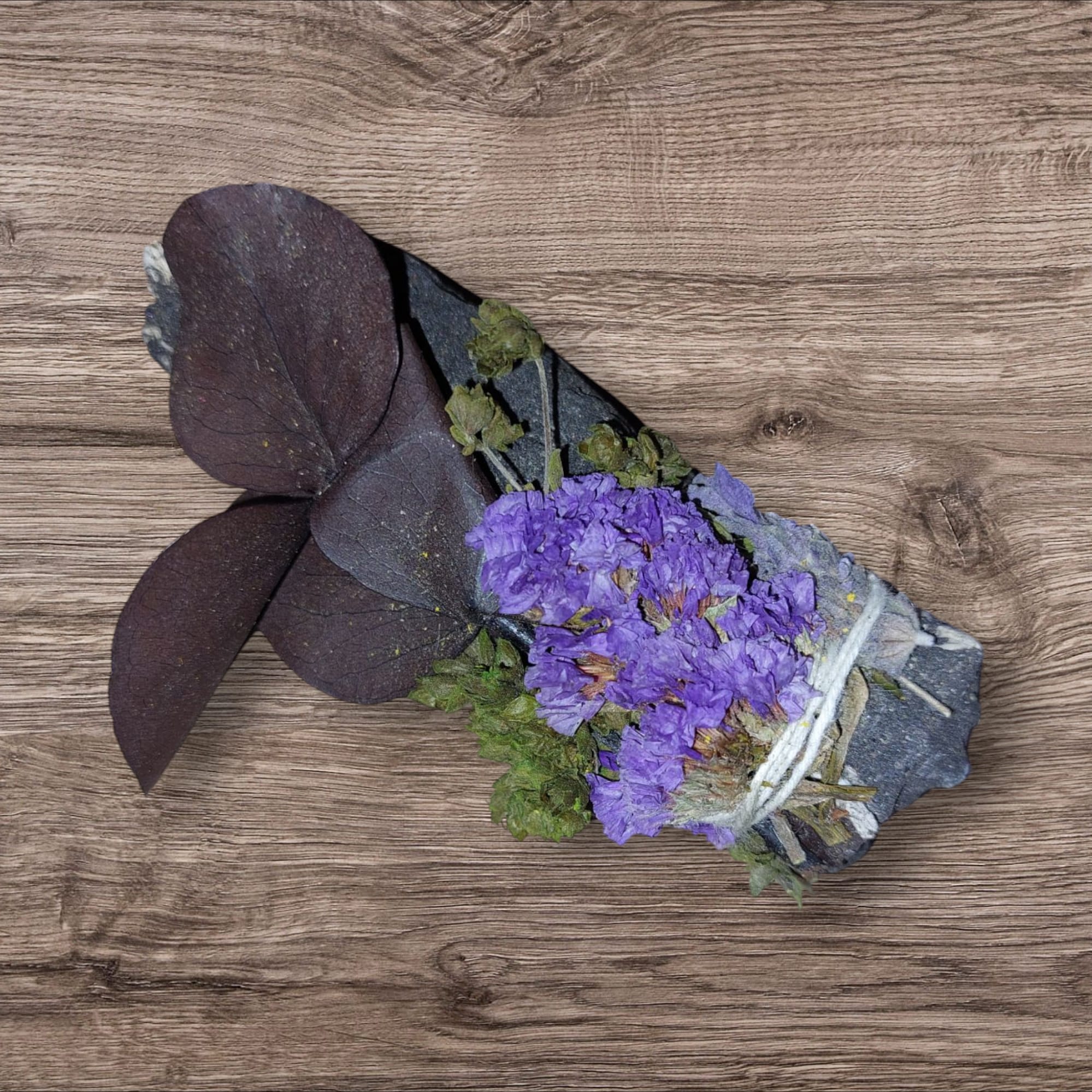 Atado de sahumerio floral