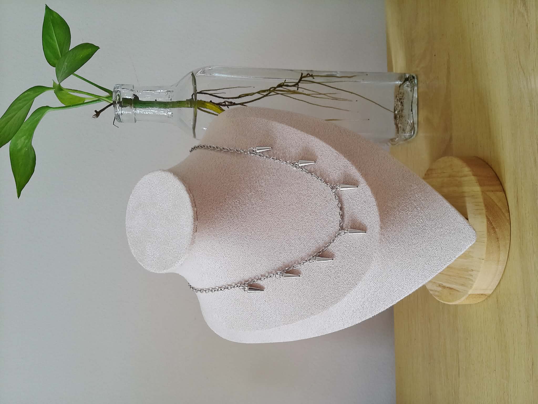 📿 Collar de Cadena con Picos Plateados ⛓️
