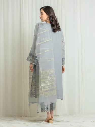 Aizah Munar Luxury 3-Piece (Light Blue)